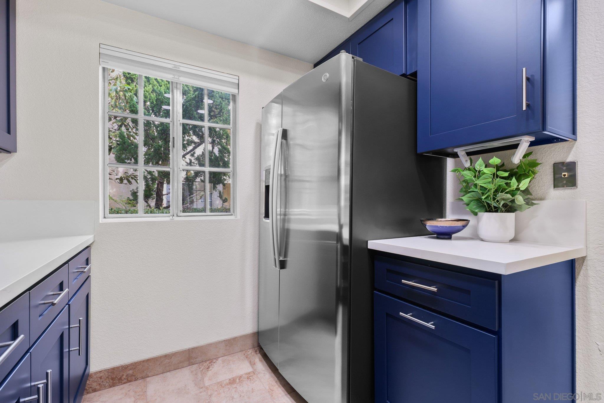 Detail Gallery Image 4 of 35 For 740  Breeze Hill Rd.  #193,  Vista,  CA 92081 - 2 Beds | 2/1 Baths