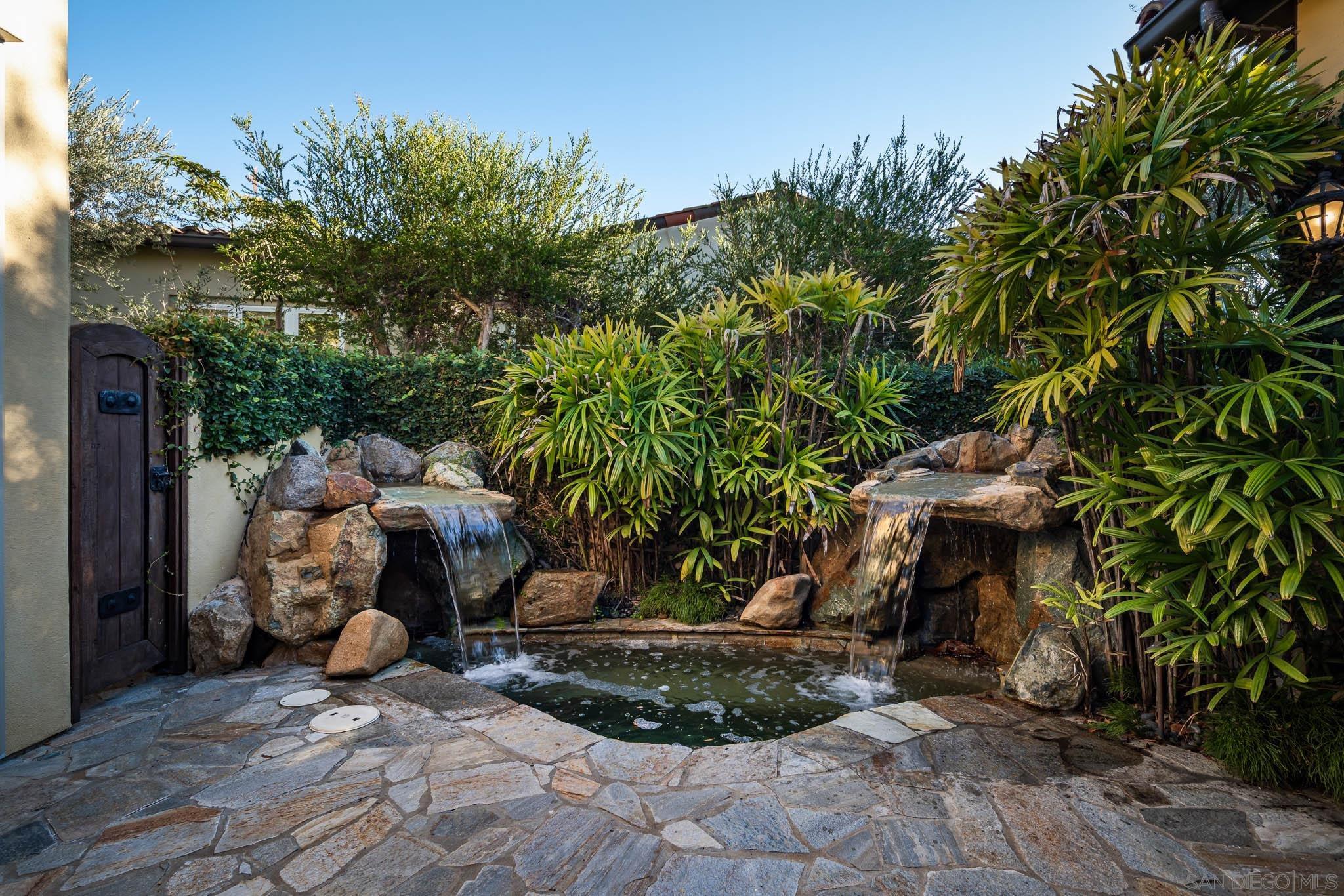 Detail Gallery Image 21 of 51 For 8341  Santaluz Village Green E, San Diego,  CA 92127 - 3 Beds | 2/1 Baths