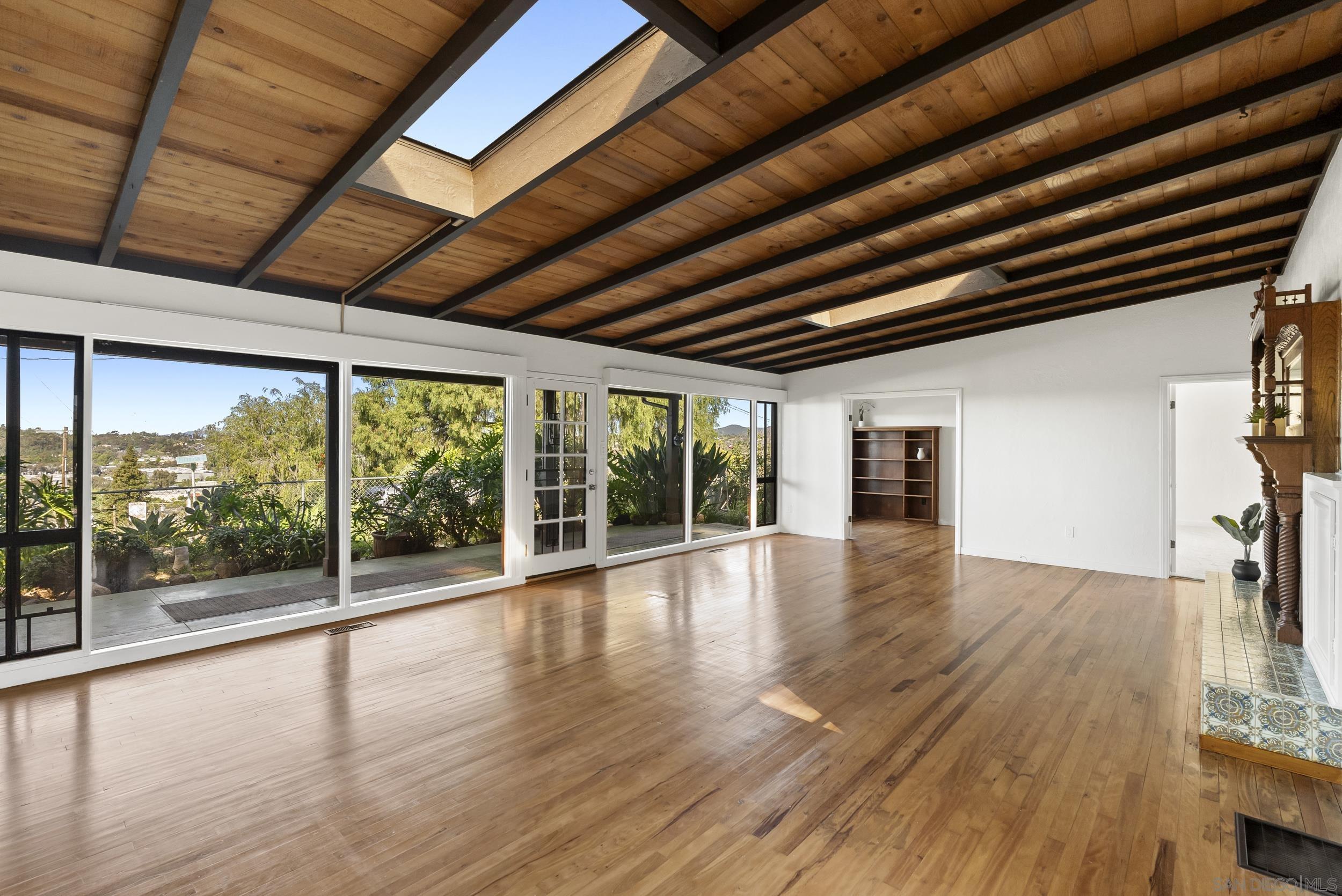 Detail Gallery Image 2 of 59 For 620  Plumosa Ave, Vista,  CA 92081 - 4 Beds | 2 Baths