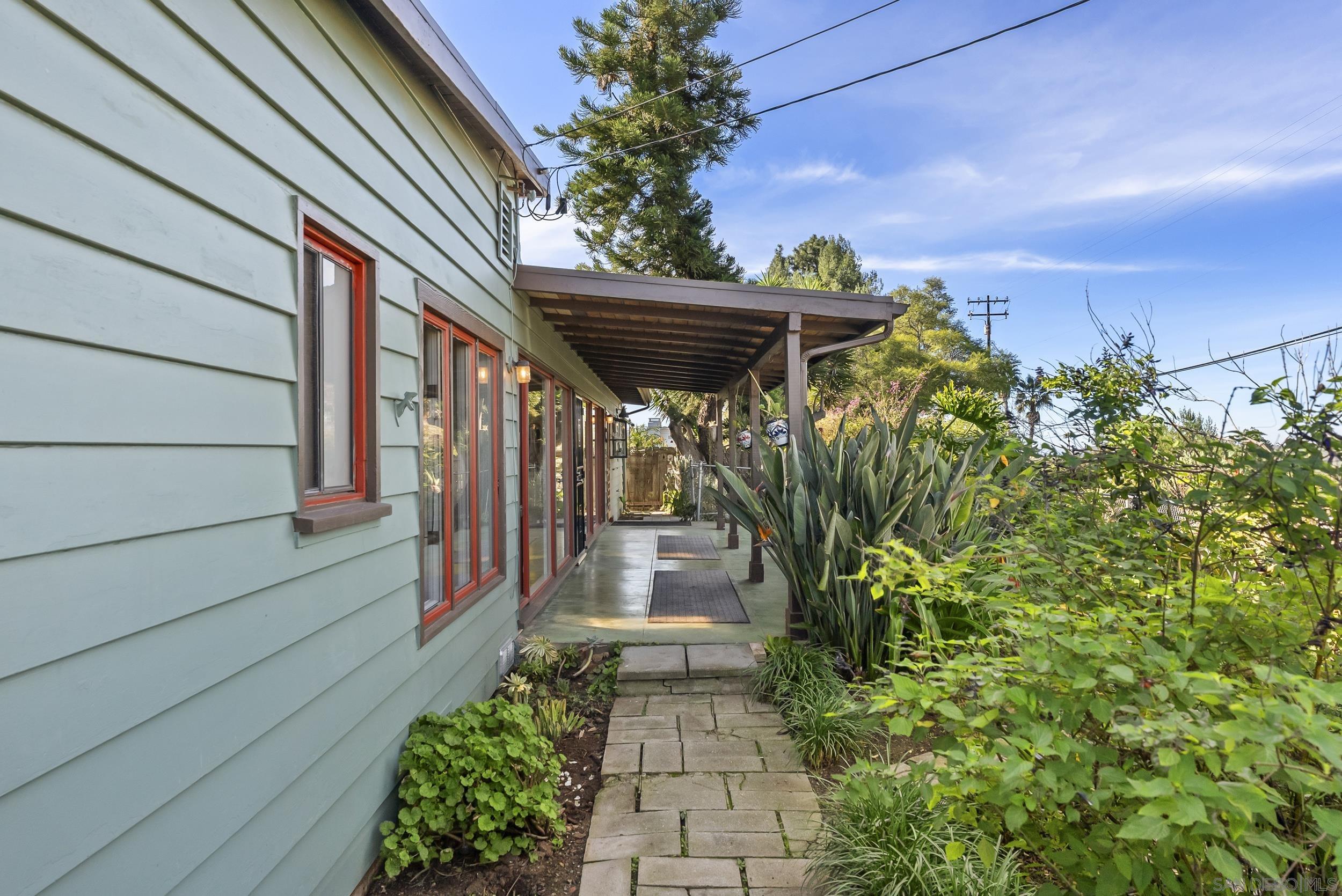 Detail Gallery Image 7 of 59 For 620  Plumosa Ave, Vista,  CA 92081 - 4 Beds | 2 Baths