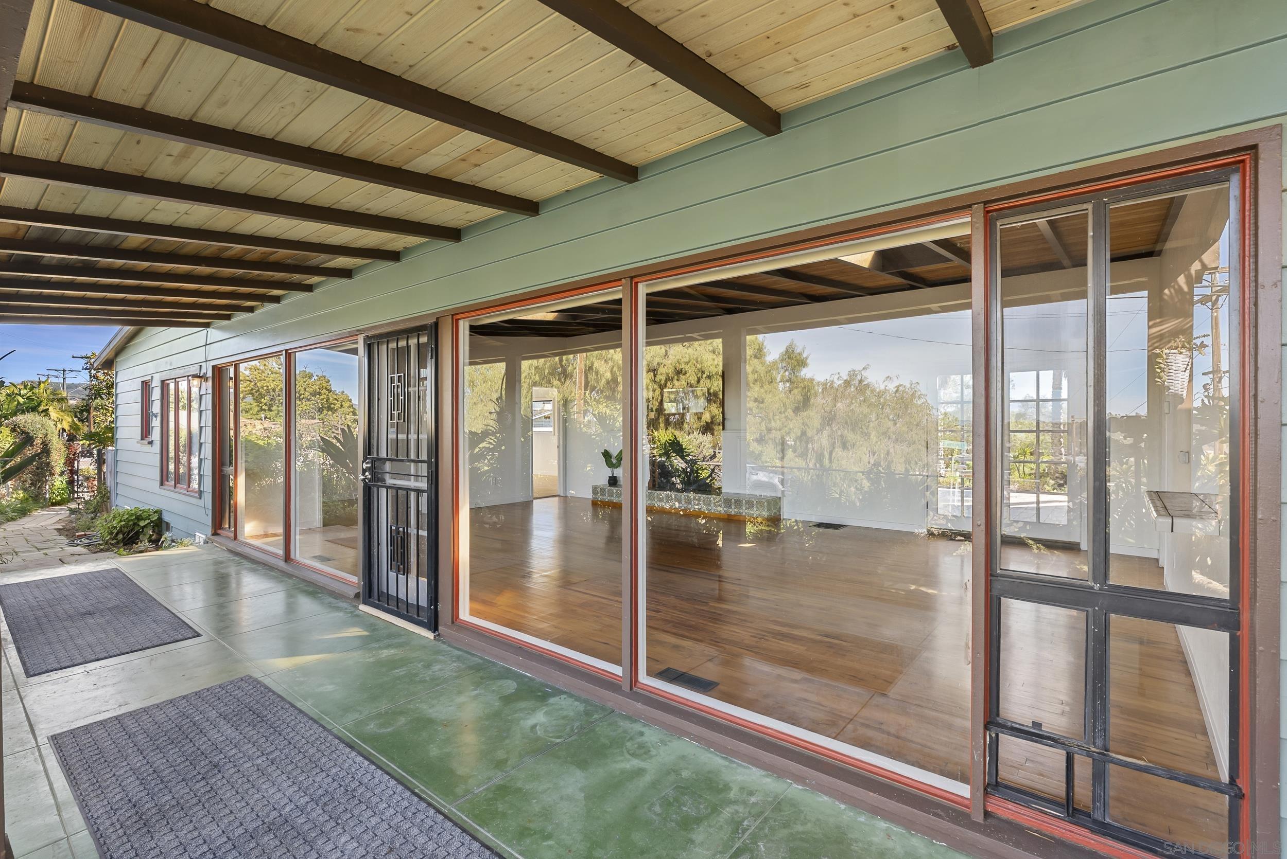 Detail Gallery Image 9 of 59 For 620  Plumosa Ave, Vista,  CA 92081 - 4 Beds | 2 Baths