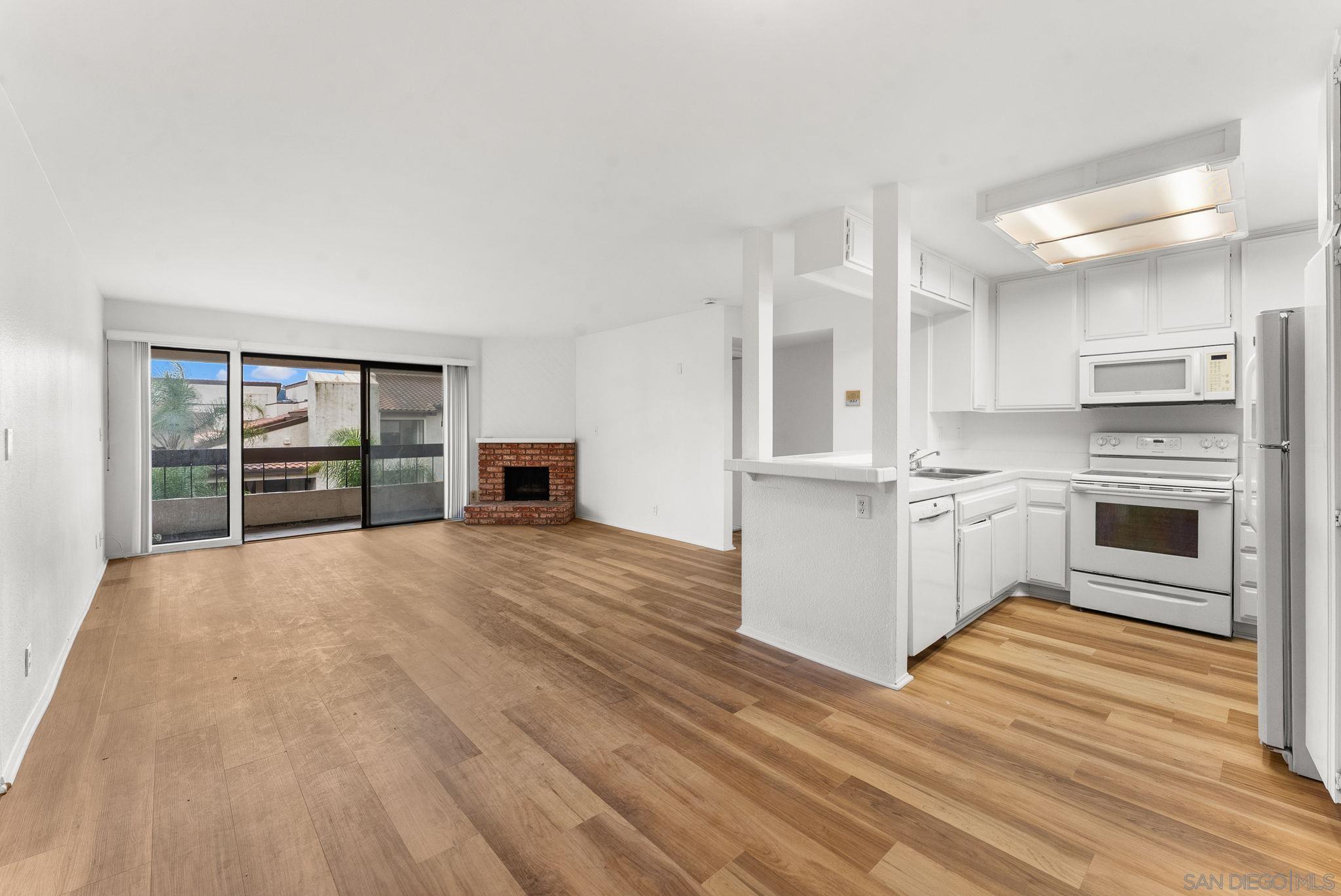 Detail Gallery Image 6 of 24 For 6717  Friars Rd  #63,  San Diego,  CA 92108 - 2 Beds | 2 Baths