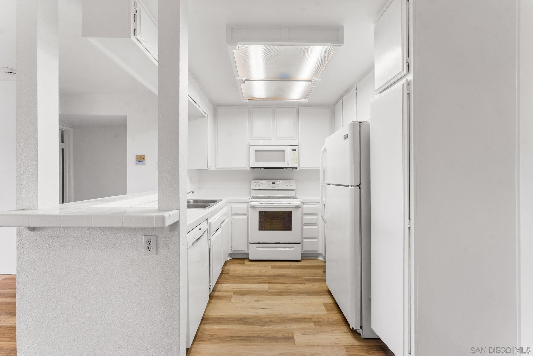 Detail Gallery Image 9 of 24 For 6717  Friars Rd  #63,  San Diego,  CA 92108 - 2 Beds | 2 Baths