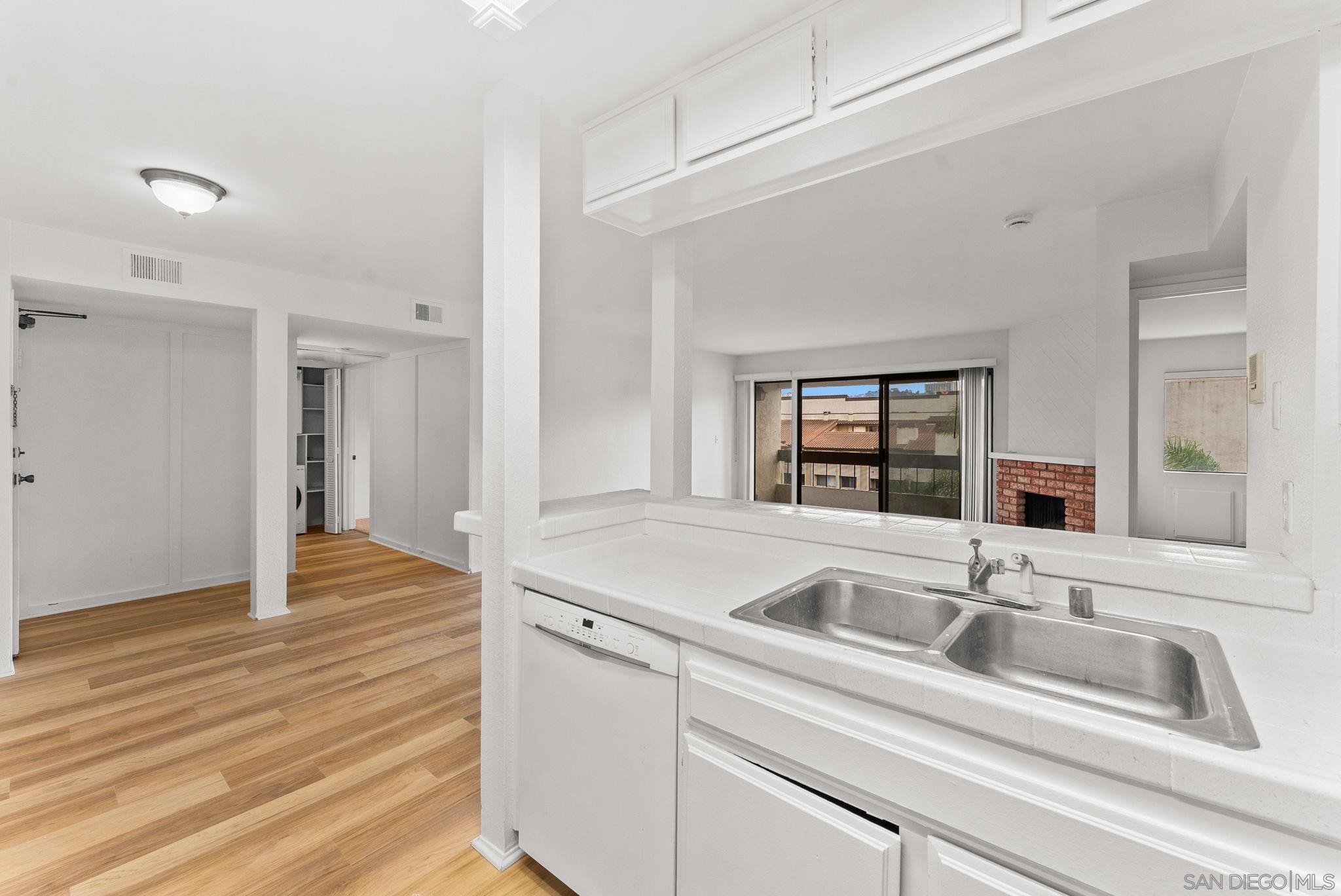 Detail Gallery Image 10 of 24 For 6717  Friars Rd  #63,  San Diego,  CA 92108 - 2 Beds | 2 Baths