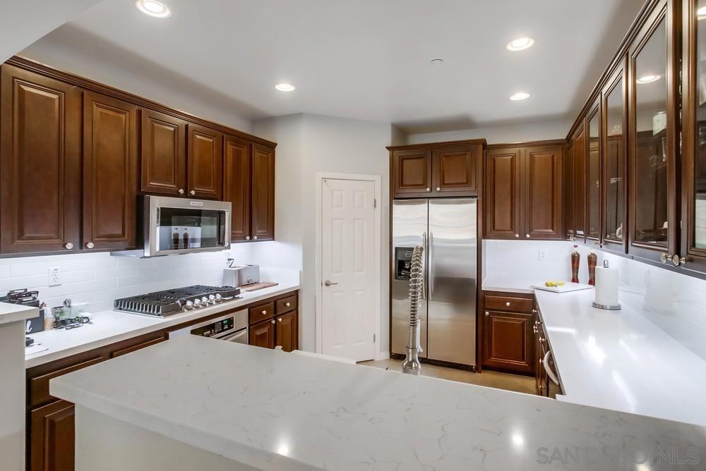 Detail Gallery Image 11 of 49 For 9240  Piantino Way, San Diego,  CA 92108 - 3 Beds | 2 Baths