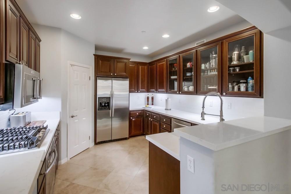 Detail Gallery Image 10 of 49 For 9240  Piantino Way, San Diego,  CA 92108 - 3 Beds | 2 Baths