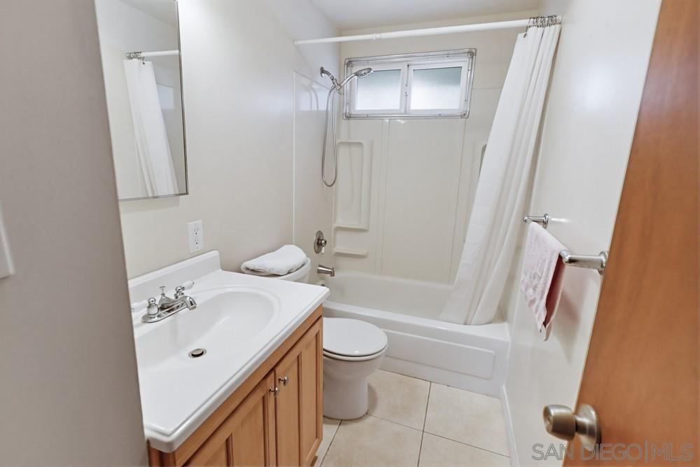 Detail Gallery Image 17 of 28 For 3215  Cabrillo Mesa Dr, San Diego,  CA 92123 - 3 Beds | 2 Baths