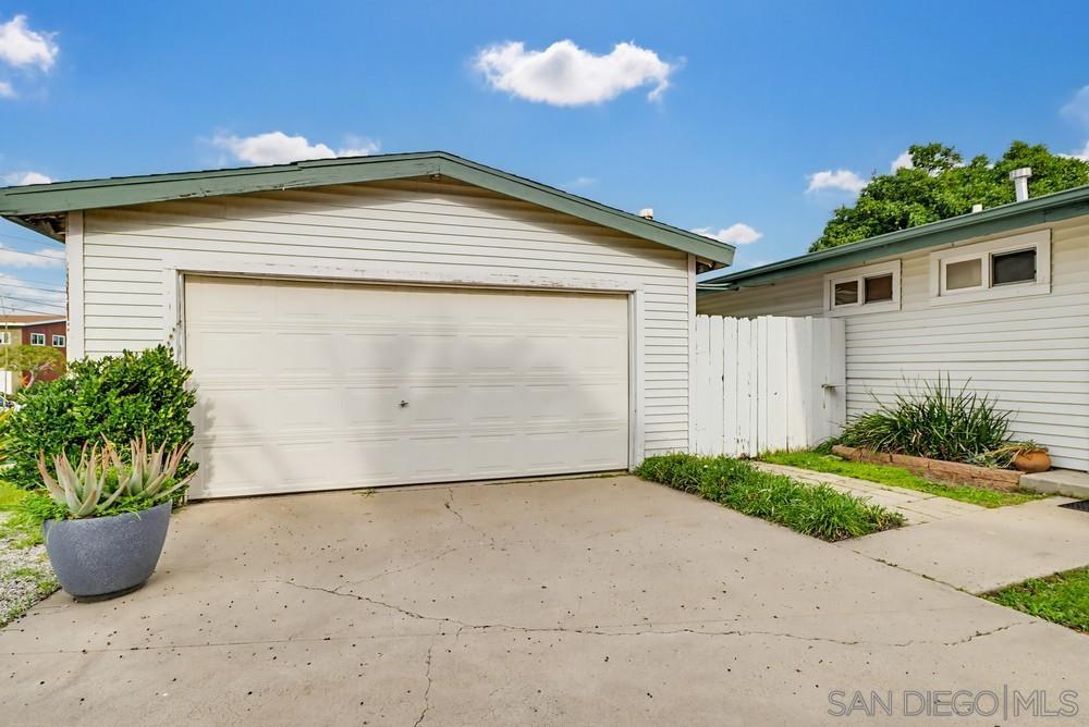 Detail Gallery Image 27 of 28 For 3215  Cabrillo Mesa Dr, San Diego,  CA 92123 - 3 Beds | 2 Baths