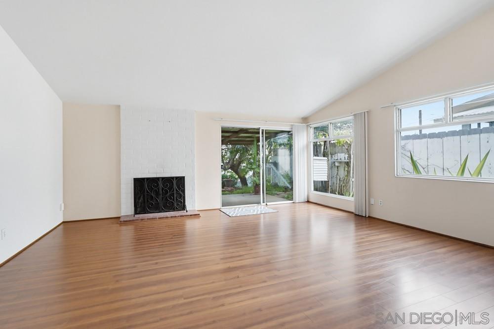 Detail Gallery Image 8 of 28 For 3215  Cabrillo Mesa Dr, San Diego,  CA 92123 - 3 Beds | 2 Baths