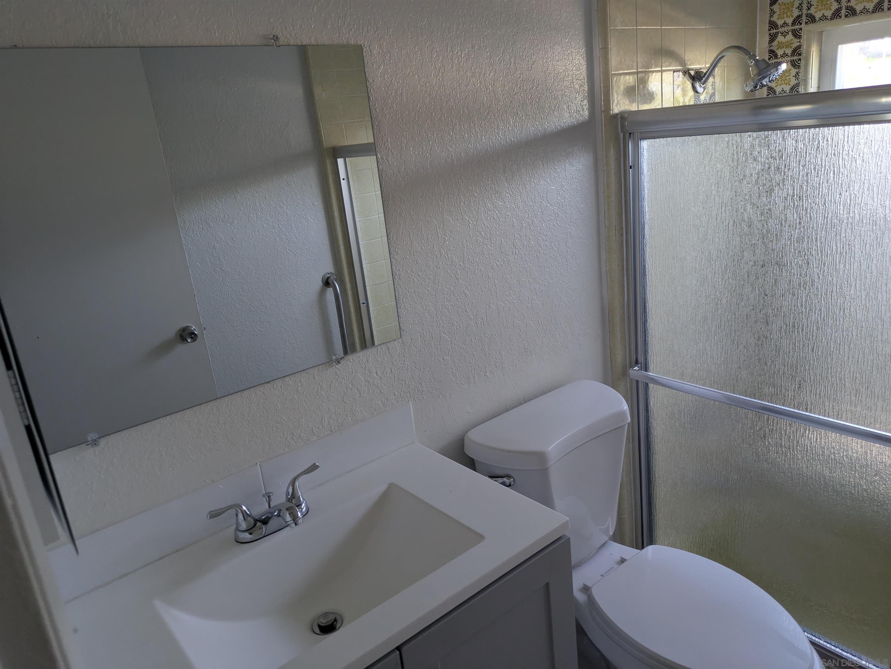Detail Gallery Image 3 of 5 For 226 S Grape St, Escondido,  CA 92025 - 2 Beds | 1/1 Baths