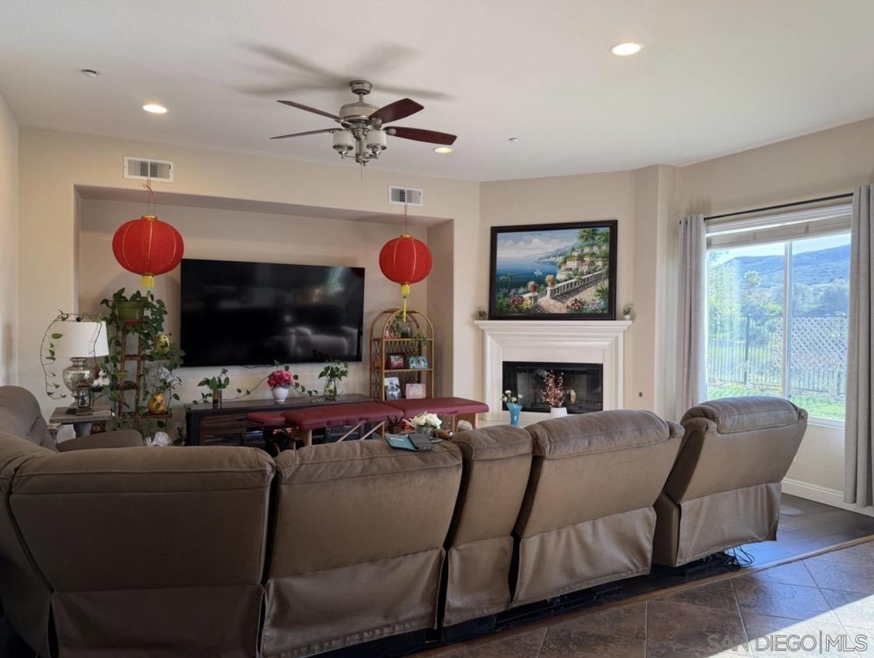 Detail Gallery Image 6 of 17 For 16156  Palomino Valley Rd, San Diego,  CA 92127 - 6 Beds | 4/1 Baths