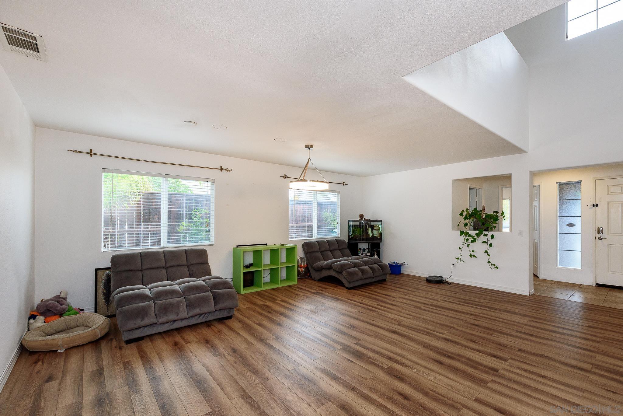 Detail Gallery Image 13 of 41 For 1039  Eliot St, Oceanside,  CA 92057 - 4 Beds | 3 Baths