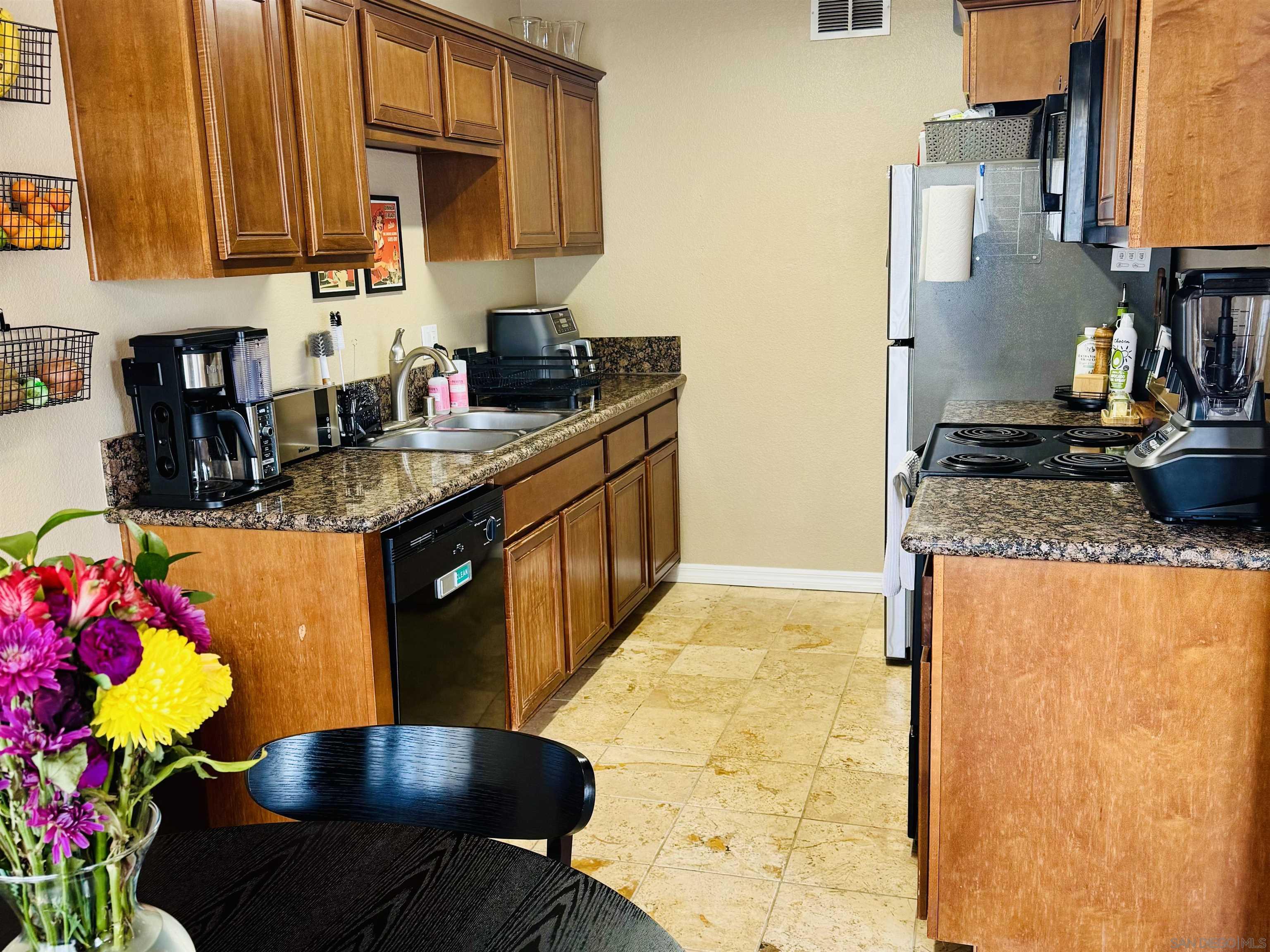 Detail Gallery Image 2 of 7 For 7594  Park Ridge Blvd  13, San Diego,  CA 92120 - 2 Beds | 2 Baths