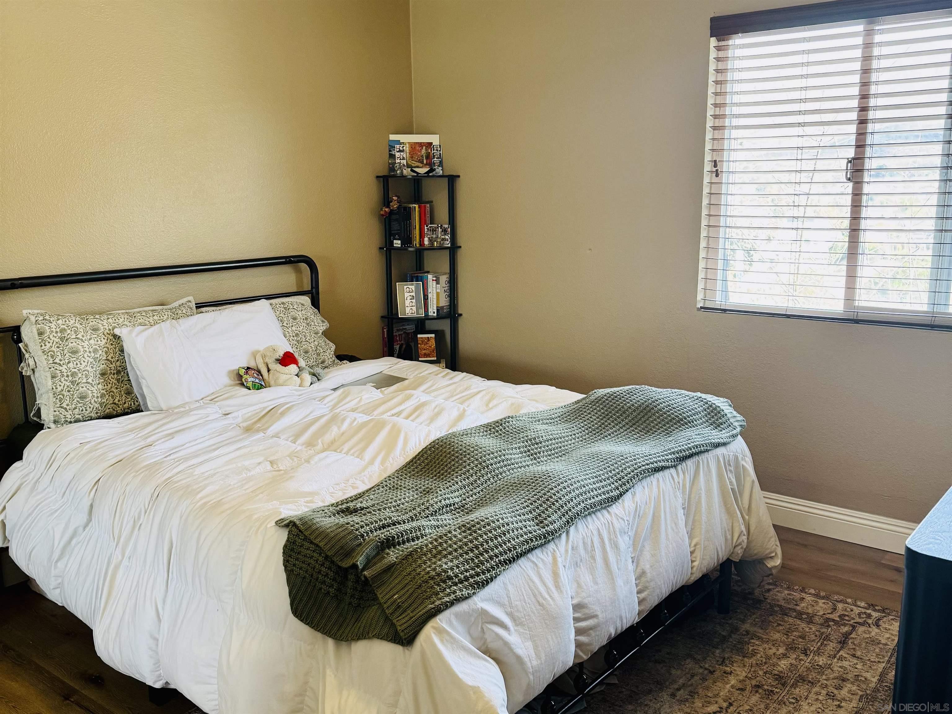 Detail Gallery Image 6 of 7 For 7594  Park Ridge Blvd  13, San Diego,  CA 92120 - 2 Beds | 2 Baths