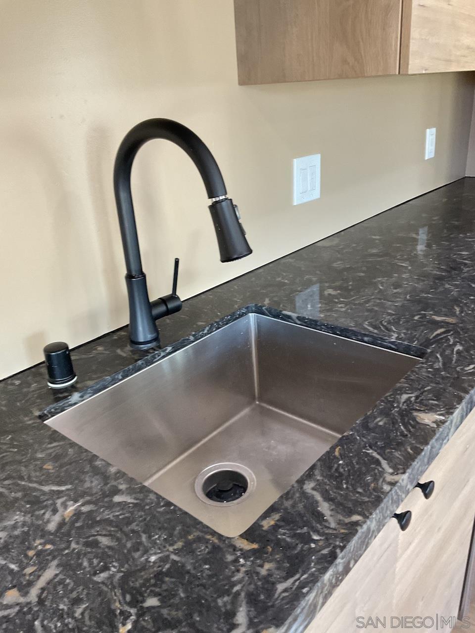 Detail Gallery Image 12 of 19 For 3040  Newell St, San Diego,  CA 92106 - 2 Beds | 1 Baths