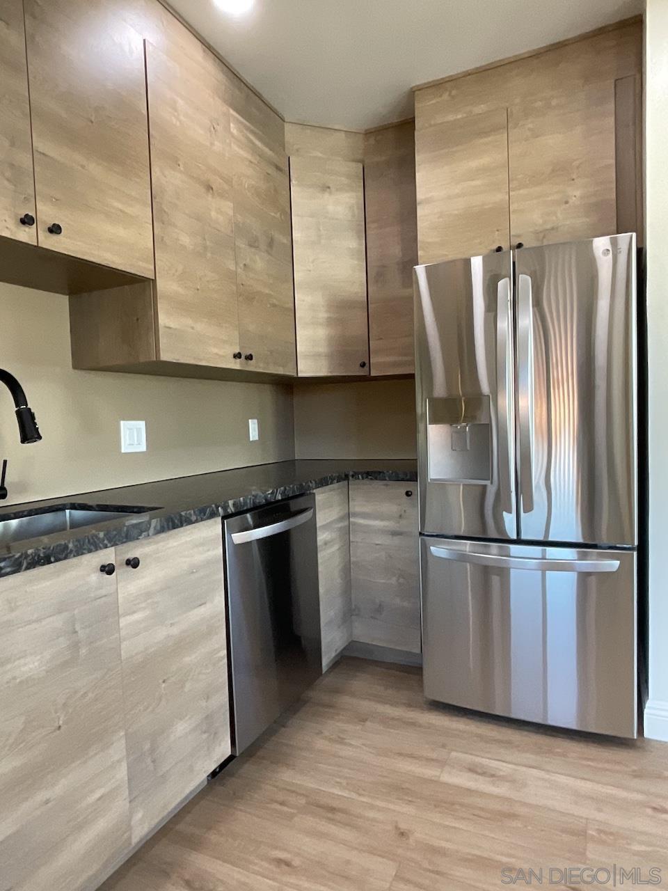 Detail Gallery Image 3 of 19 For 3040  Newell St, San Diego,  CA 92106 - 2 Beds | 1 Baths