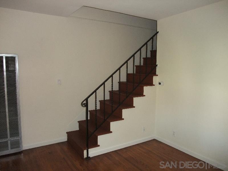 Detail Gallery Image 4 of 8 For 1909 S Tremont, Oceanside,  CA 92054 - 2 Beds | 2 Baths