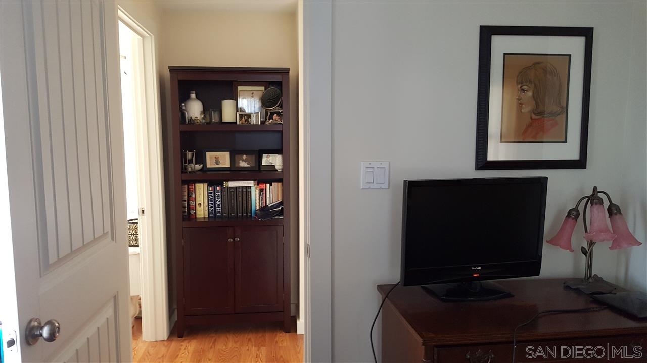 Detail Gallery Image 8 of 8 For 1909 S Tremont, Oceanside,  CA 92054 - 2 Beds | 2 Baths