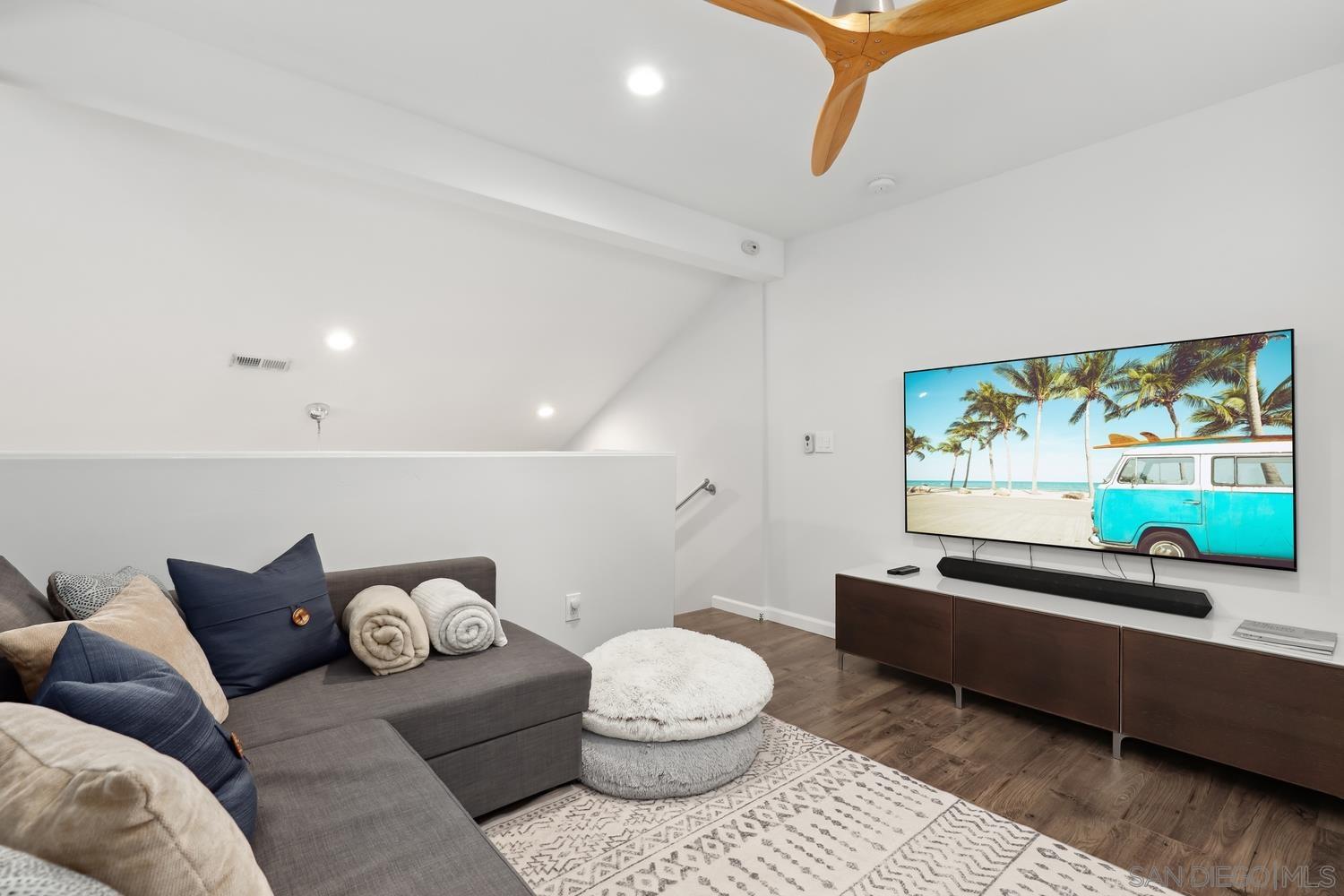 Detail Gallery Image 8 of 45 For 6951  Quiet Cove Dr, Carlsbad,  CA 92011 - 3 Beds | 2 Baths