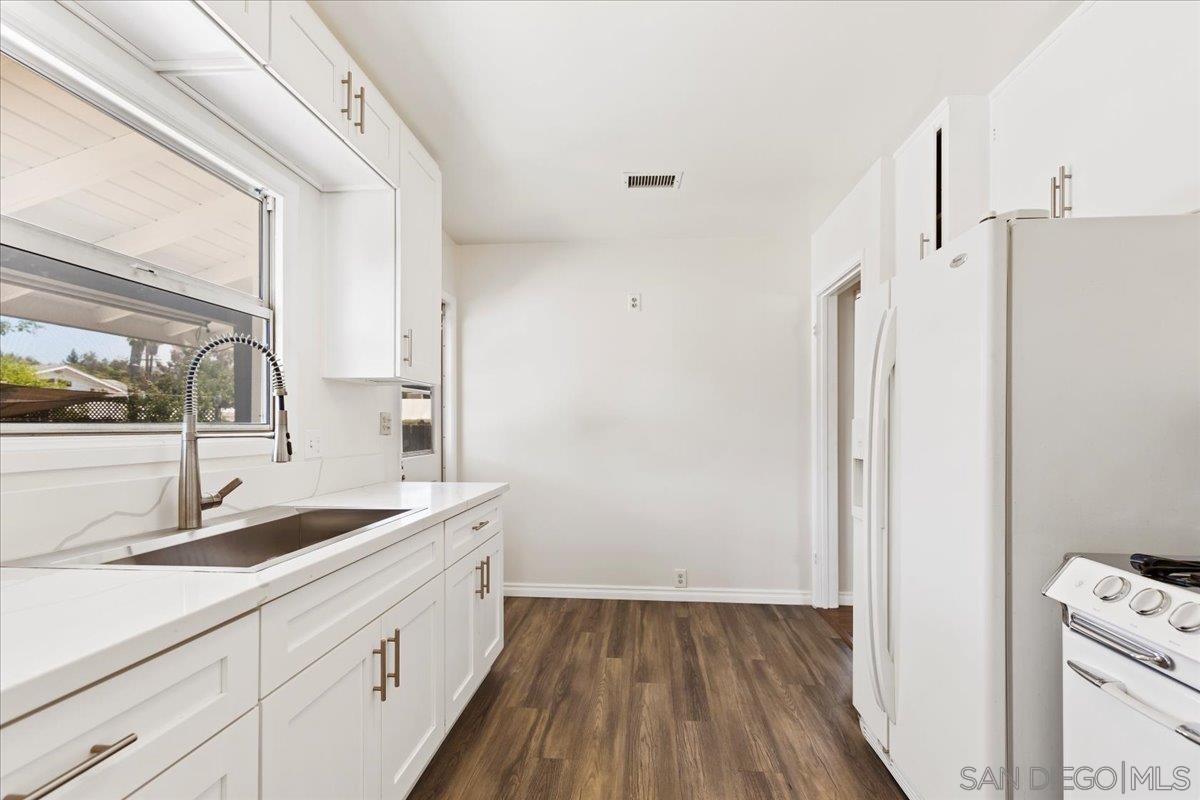 Detail Gallery Image 11 of 38 For 1658  Greenfield Dr, El Cajon,  CA 92021 - 2 Beds | 1 Baths