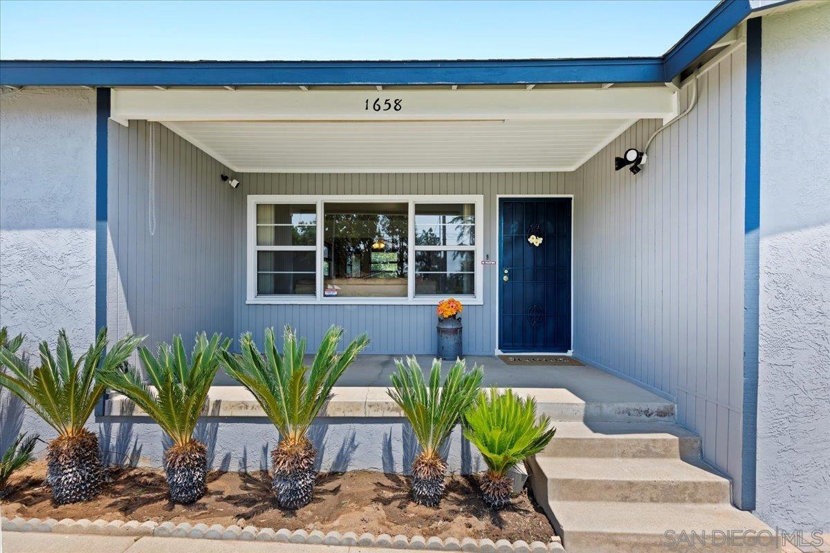 Detail Gallery Image 3 of 38 For 1658  Greenfield Dr, El Cajon,  CA 92021 - 2 Beds | 1 Baths