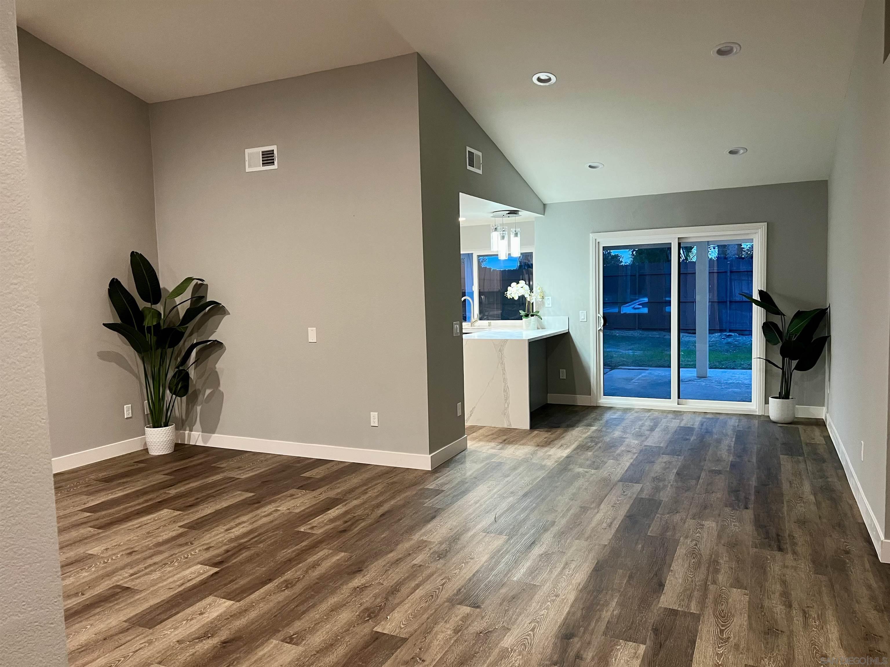 Detail Gallery Image 10 of 63 For 1487  Corte Rapallo, Escondido,  CA 92026 - 3 Beds | 2 Baths