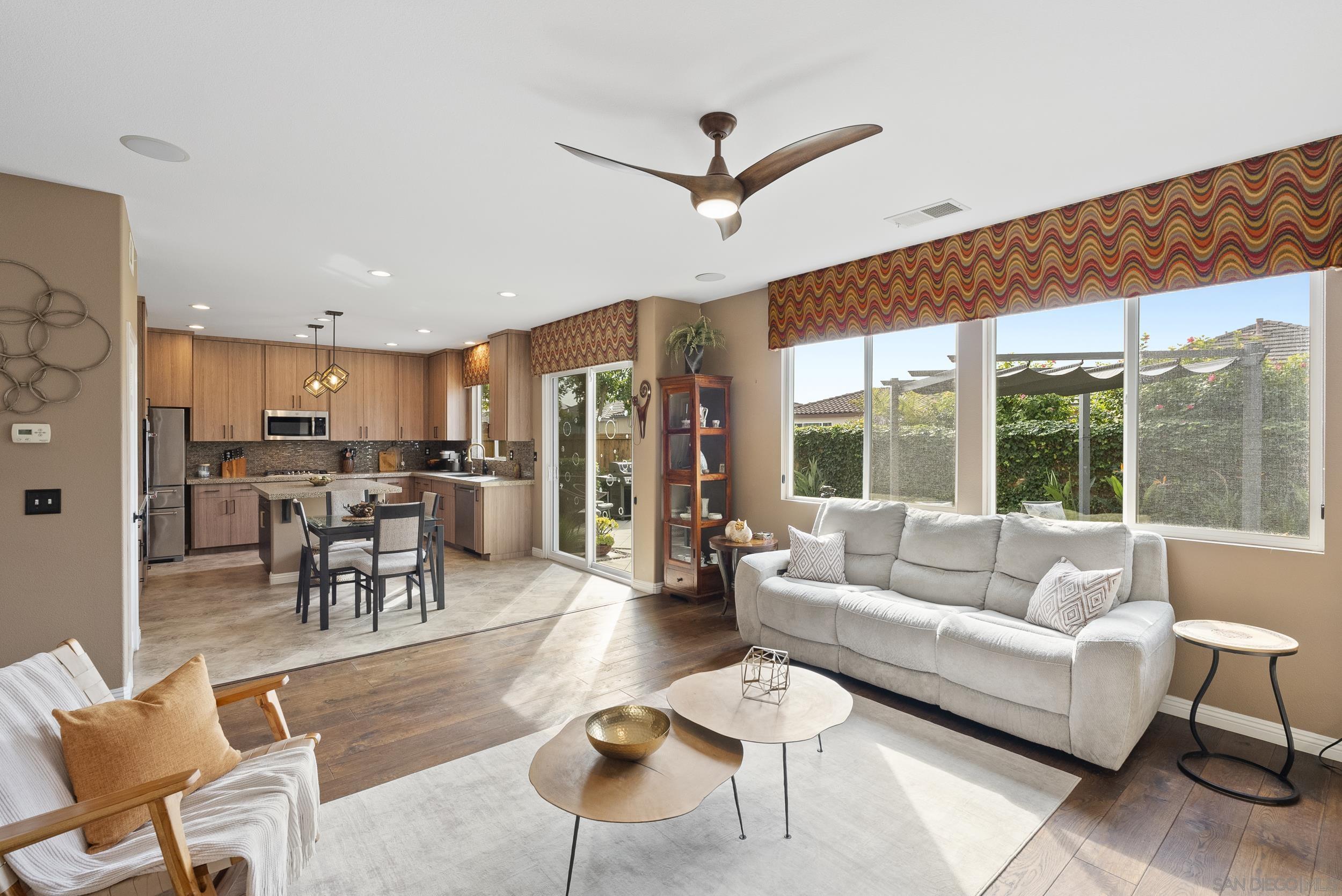 Detail Gallery Image 14 of 52 For 1802  Webber Way, Chula Vista,  CA 91913 - 4 Beds | 3/1 Baths