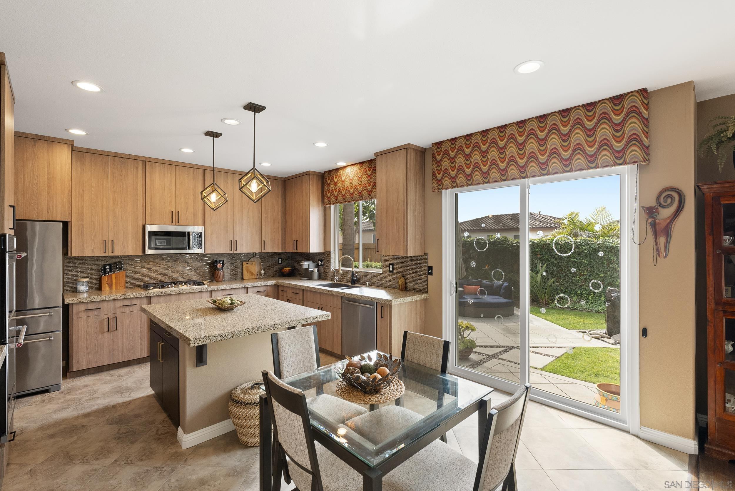 Detail Gallery Image 16 of 52 For 1802  Webber Way, Chula Vista,  CA 91913 - 4 Beds | 3/1 Baths