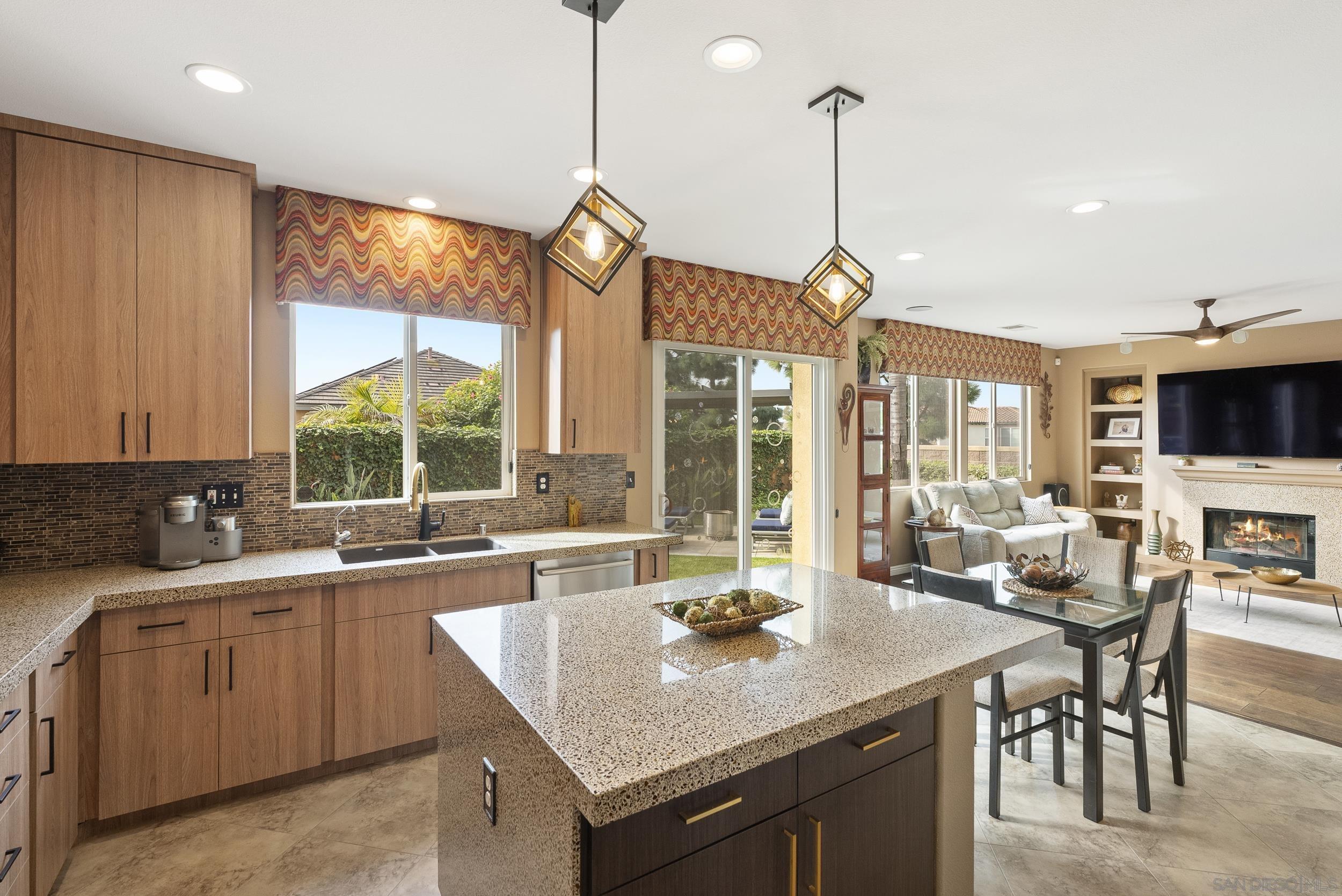 Detail Gallery Image 19 of 52 For 1802  Webber Way, Chula Vista,  CA 91913 - 4 Beds | 3/1 Baths