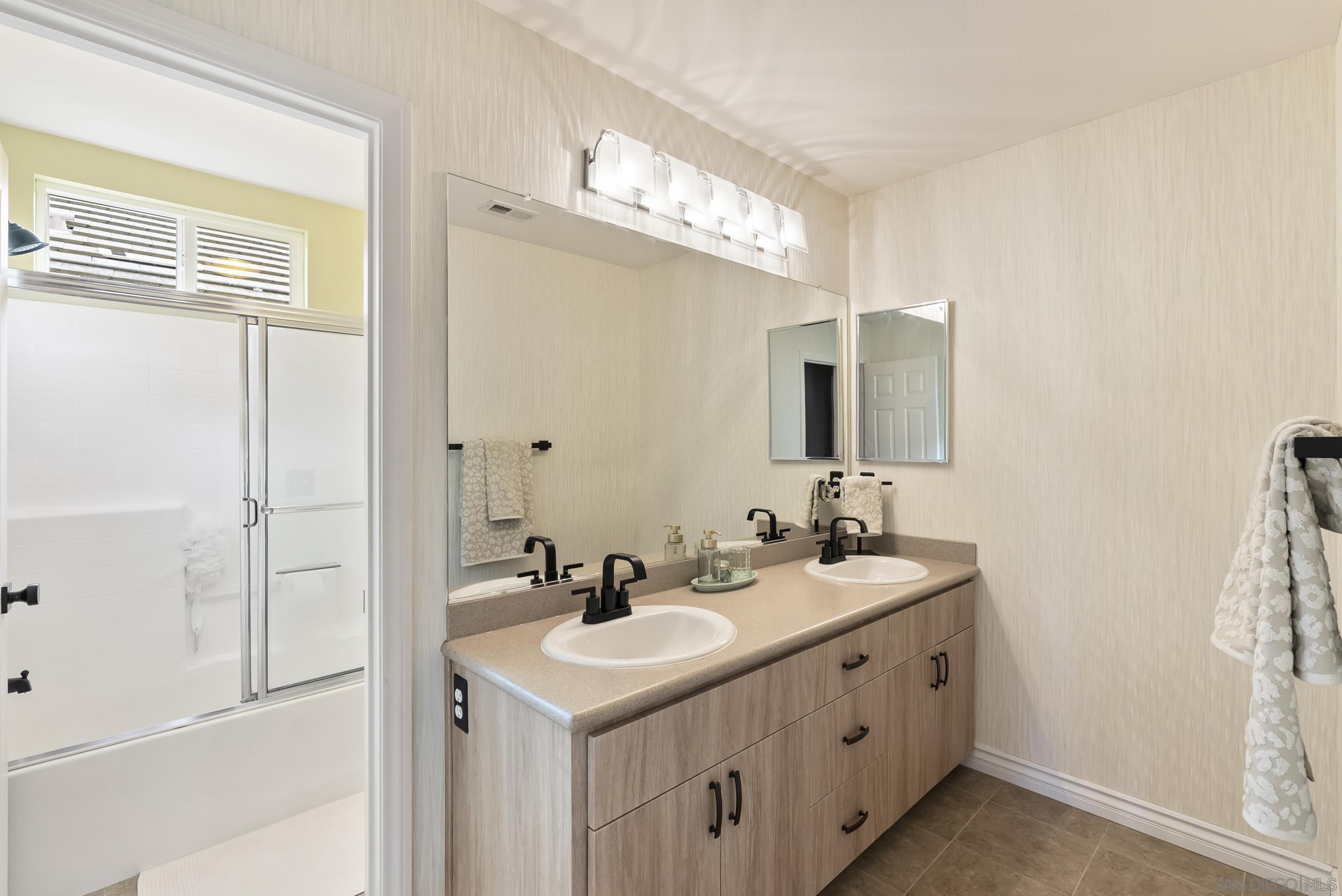 Detail Gallery Image 35 of 52 For 1802  Webber Way, Chula Vista,  CA 91913 - 4 Beds | 3/1 Baths