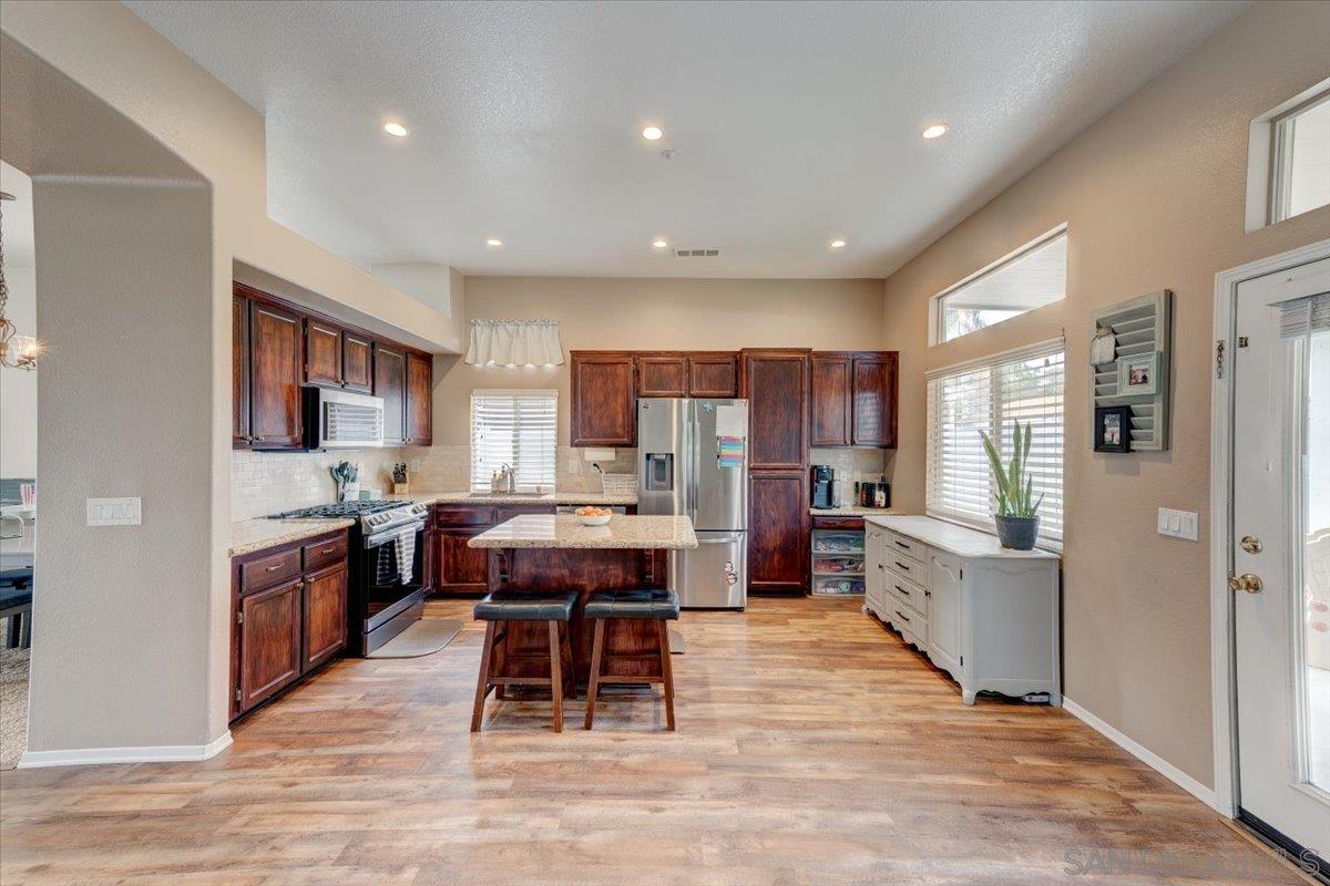 Detail Gallery Image 11 of 56 For 1359  H St, Ramona,  CA 92065 - 3 Beds | 2 Baths