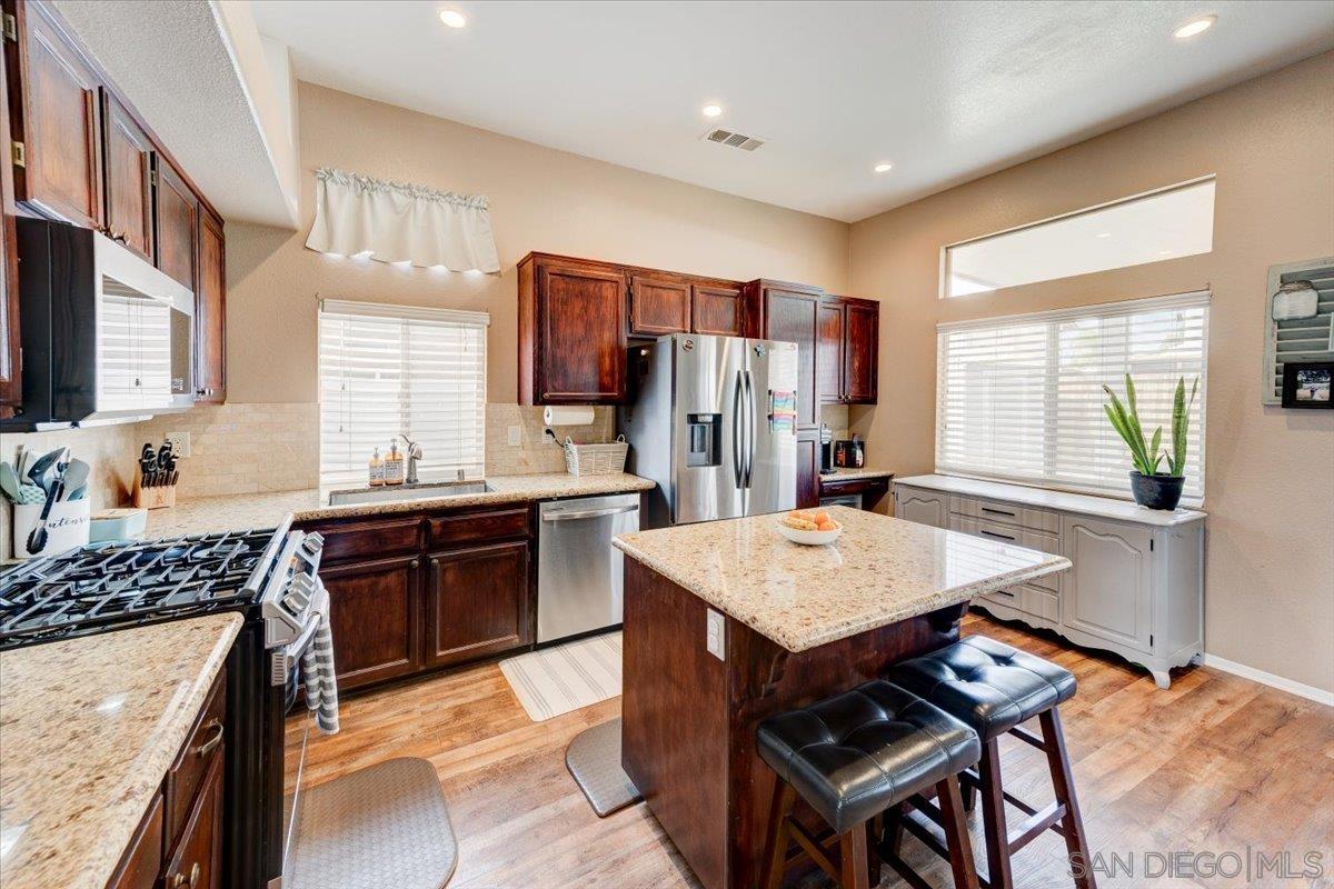 Detail Gallery Image 14 of 56 For 1359  H St, Ramona,  CA 92065 - 3 Beds | 2 Baths