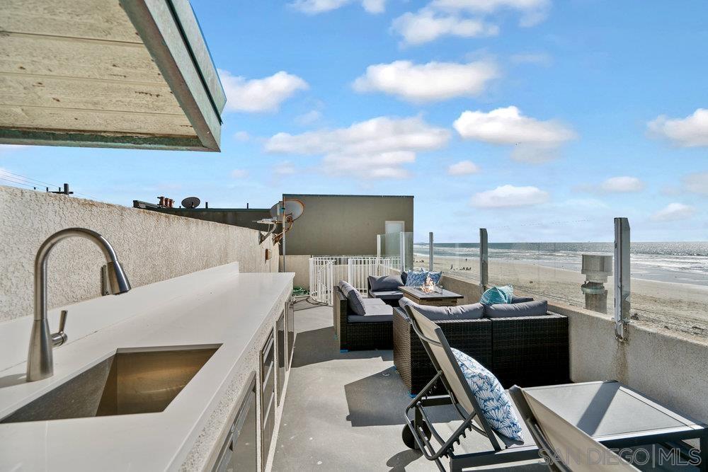 Detail Gallery Image 25 of 35 For 3911  Ocean Front Walk, San Diego,  CA 92109 - 3 Beds | 2 Baths