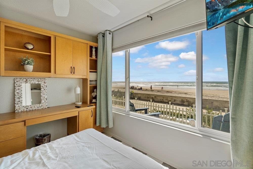 Detail Gallery Image 10 of 35 For 3911  Ocean Front Walk, San Diego,  CA 92109 - 3 Beds | 2 Baths