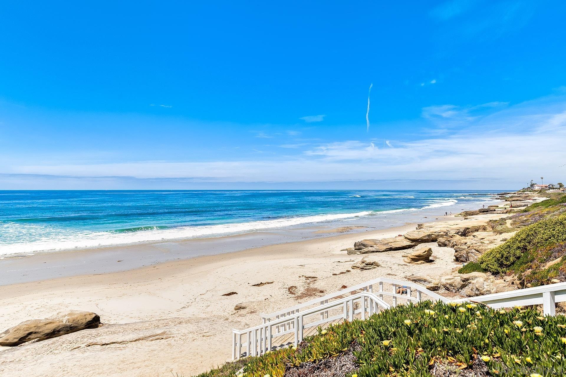Detail Gallery Image 3 of 17 For 3056  via Alicante  #C,  La Jolla,  CA 92037 - 1 Beds | 1 Baths
