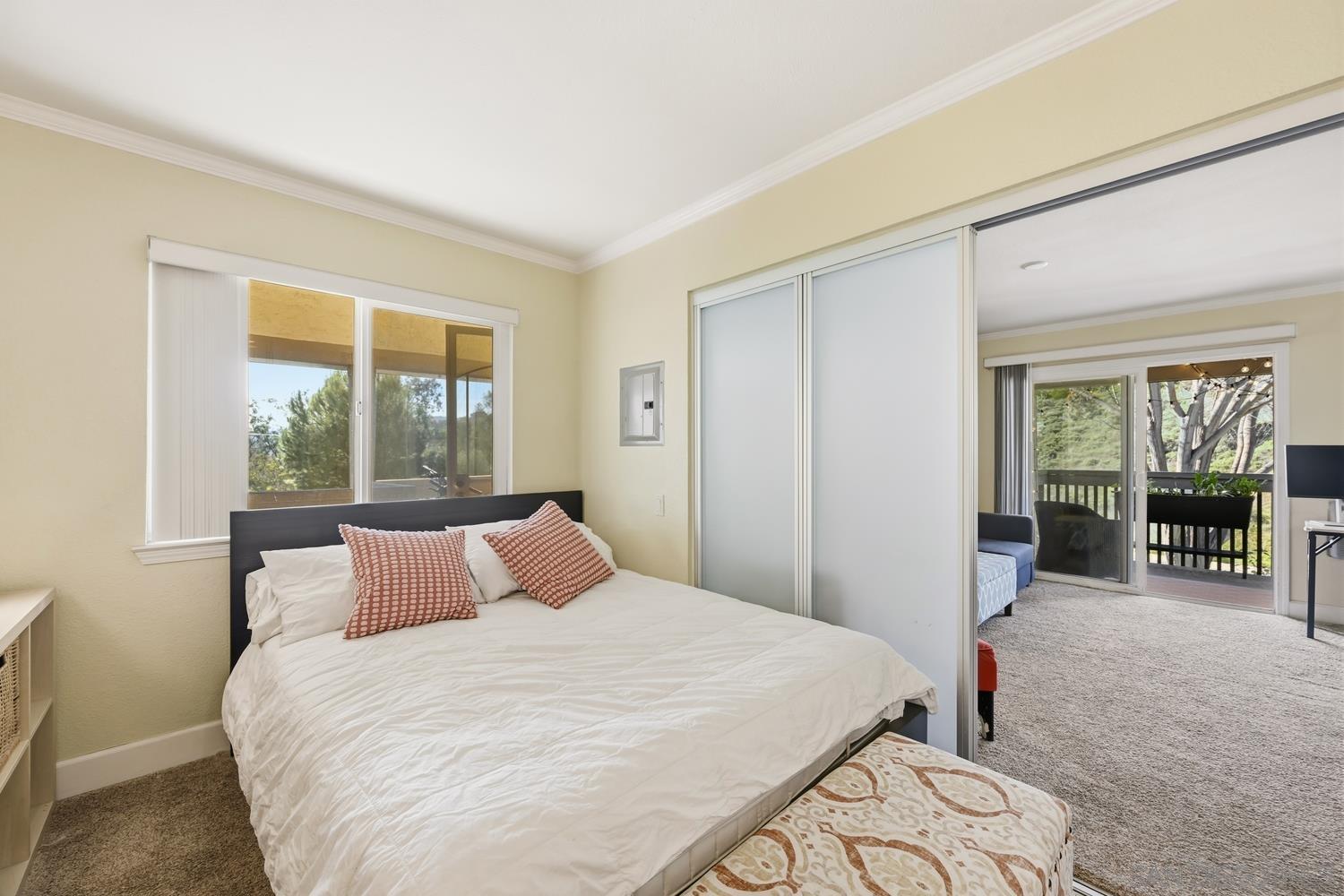 Detail Gallery Image 9 of 17 For 3056  via Alicante  #C,  La Jolla,  CA 92037 - 1 Beds | 1 Baths