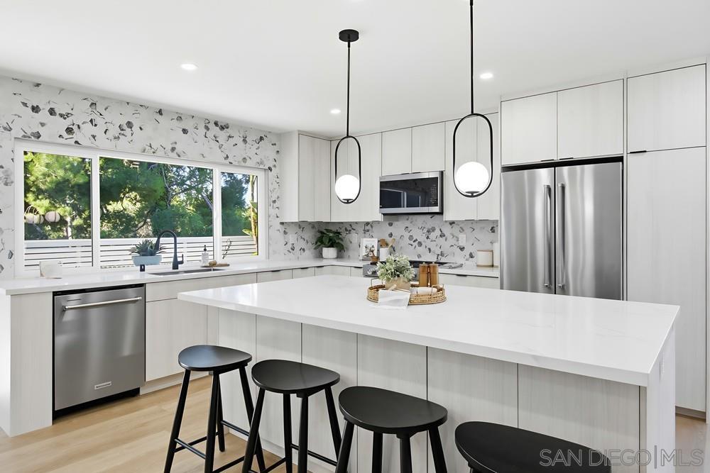 Detail Gallery Image 9 of 30 For 15220  Amalia St, San Diego,  CA 92129 - 4 Beds | 2 Baths