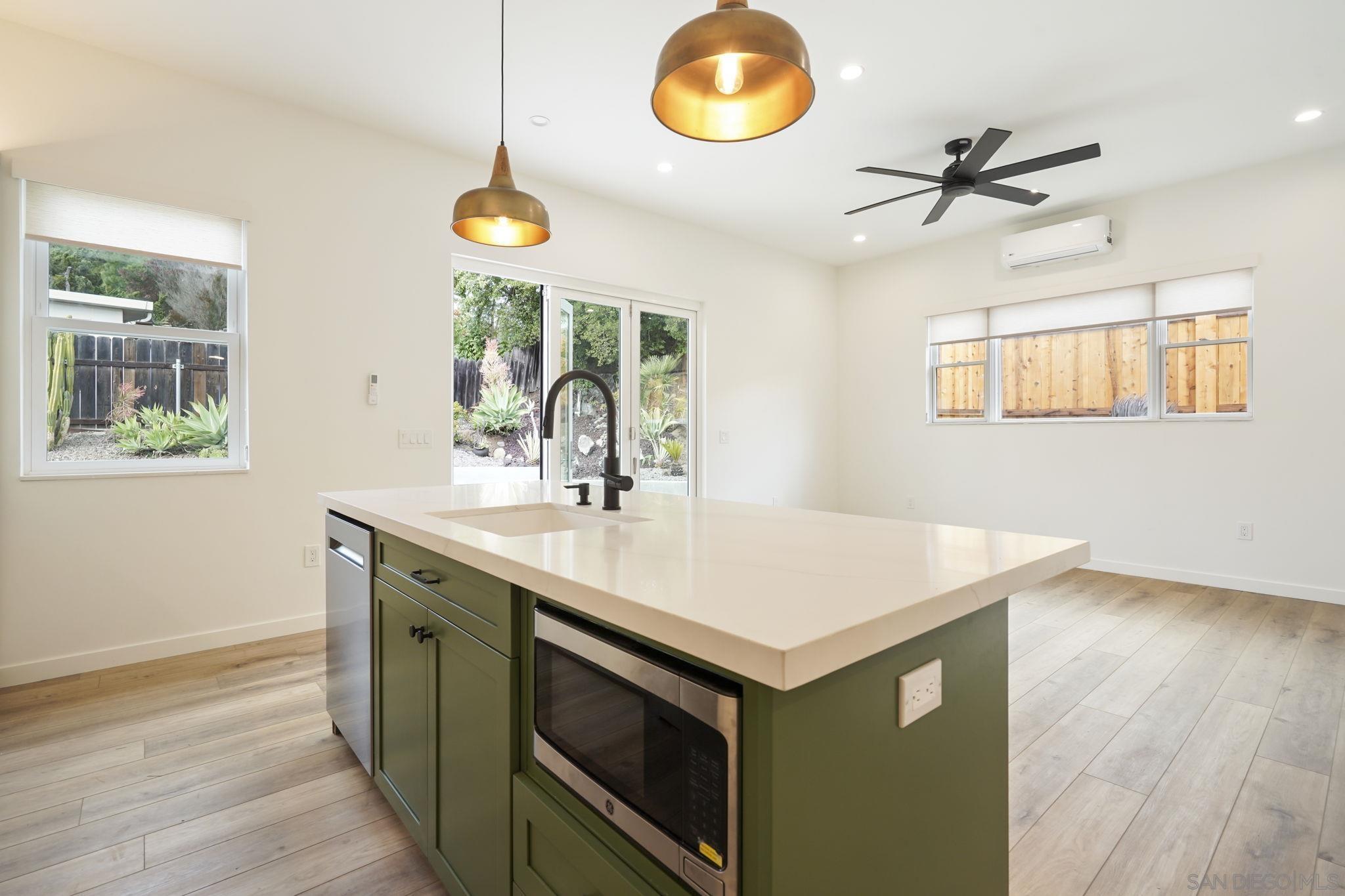 Detail Gallery Image 8 of 19 For 13434  Maryearl Ln, Poway,  CA 92064 - 1 Beds | 1 Baths