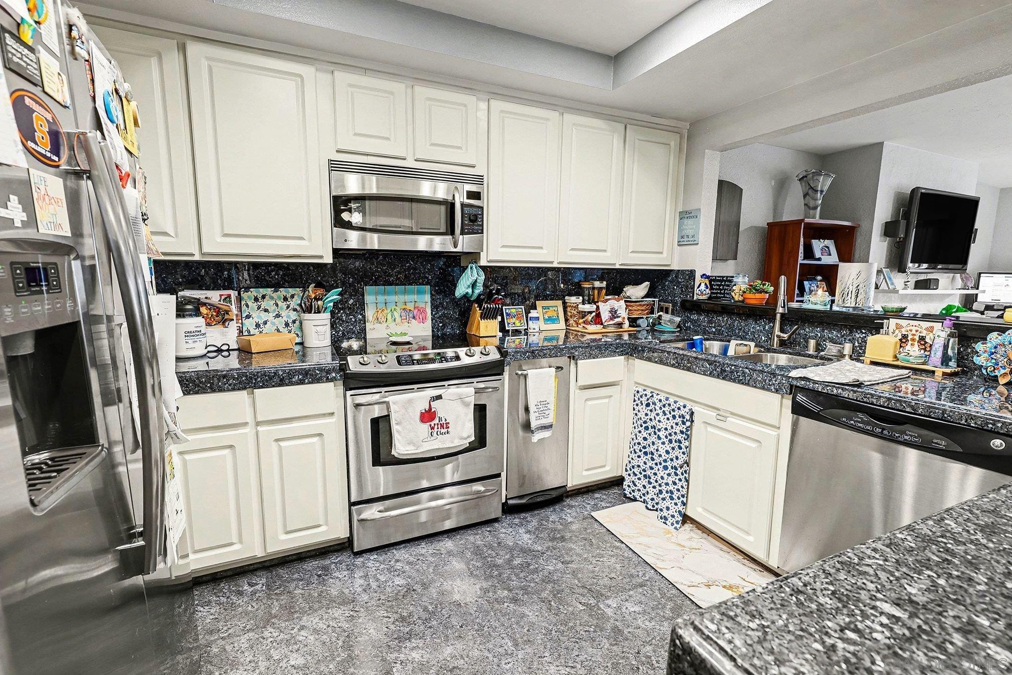 Detail Gallery Image 12 of 19 For 46  Montego Court, Coronado,  CA 92118 - 2 Beds | 2 Baths