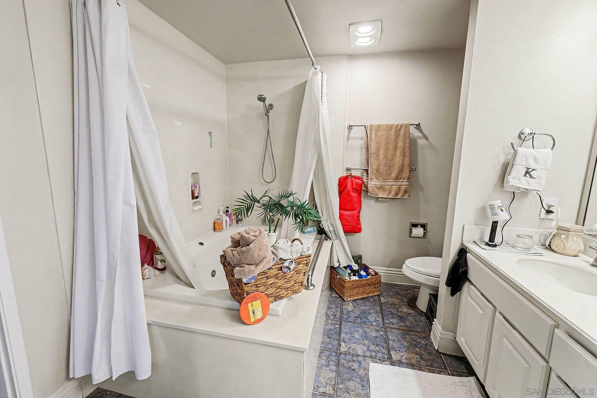 Detail Gallery Image 14 of 19 For 46  Montego Court, Coronado,  CA 92118 - 2 Beds | 2 Baths