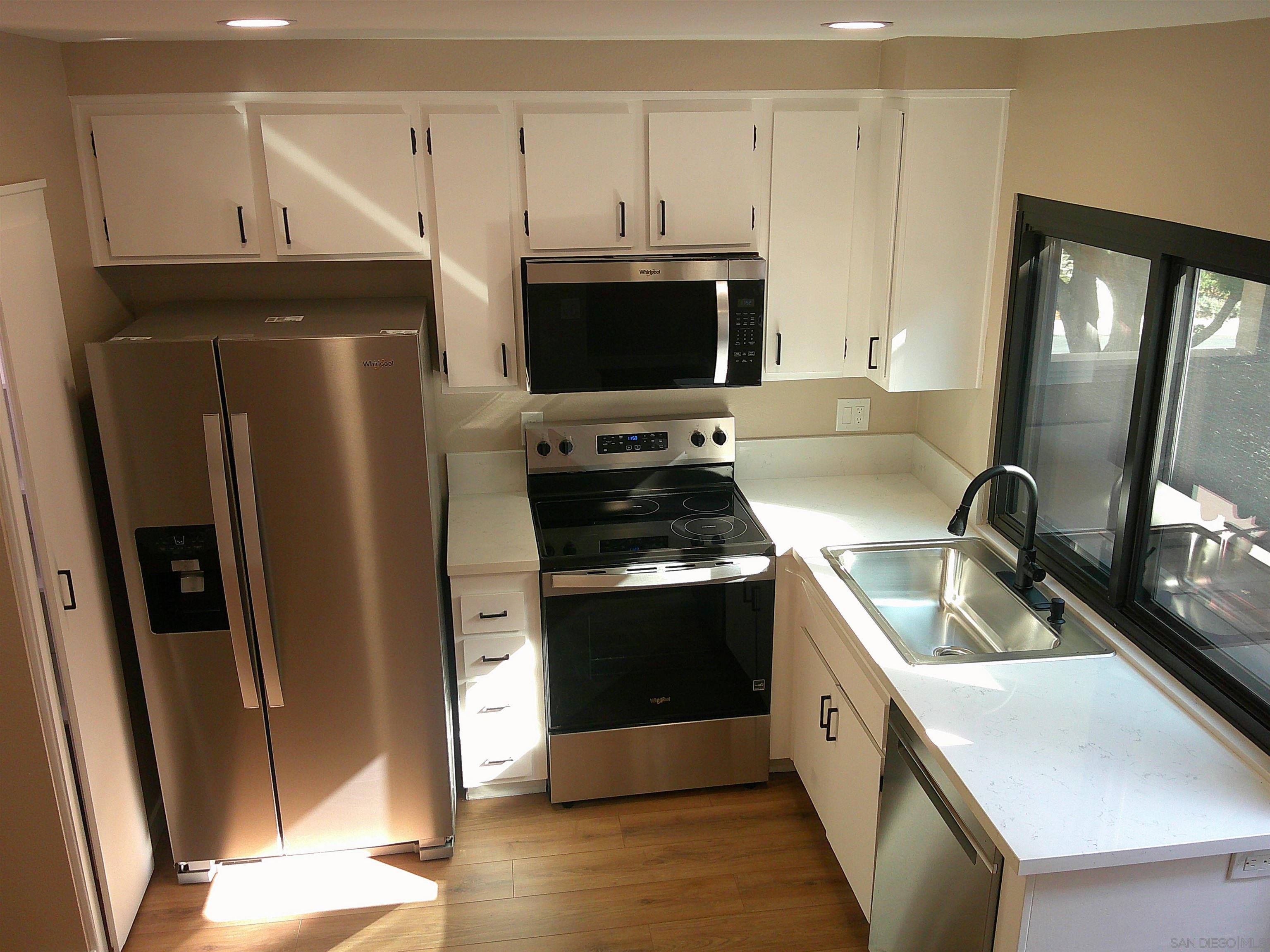 Detail Gallery Image 4 of 25 For 3885  Caminito Litoral  #230,  San Diego,  CA 92107 - 2 Beds | 1 Baths