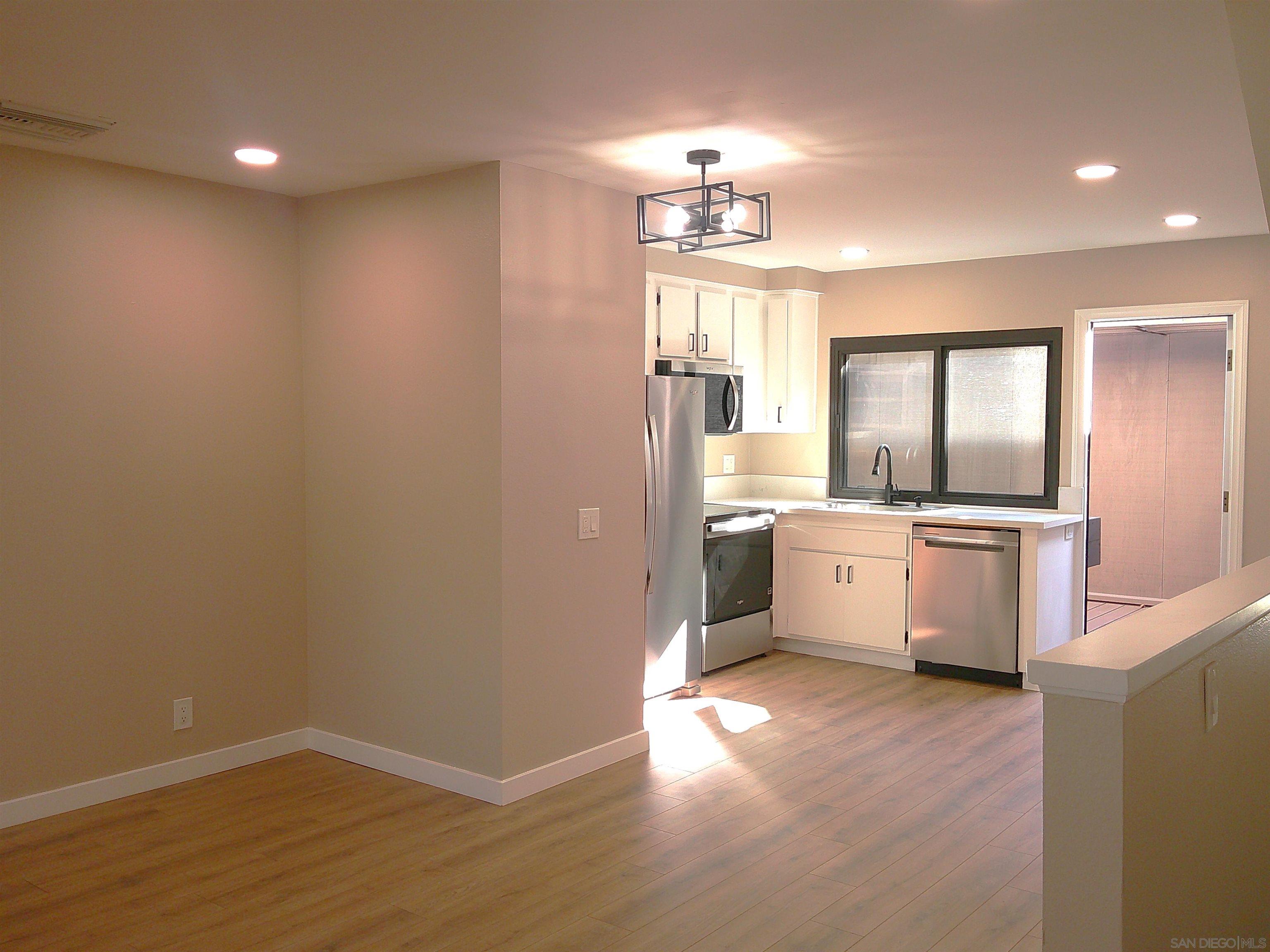 Detail Gallery Image 7 of 25 For 3885  Caminito Litoral  #230,  San Diego,  CA 92107 - 2 Beds | 1 Baths