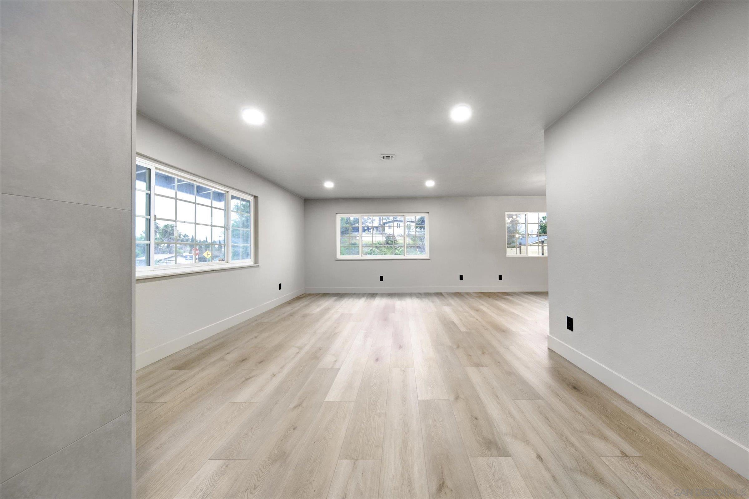 Detail Gallery Image 11 of 67 For 10784  Flambeau Pl, La Mesa,  CA 91941 - 3 Beds | 2 Baths