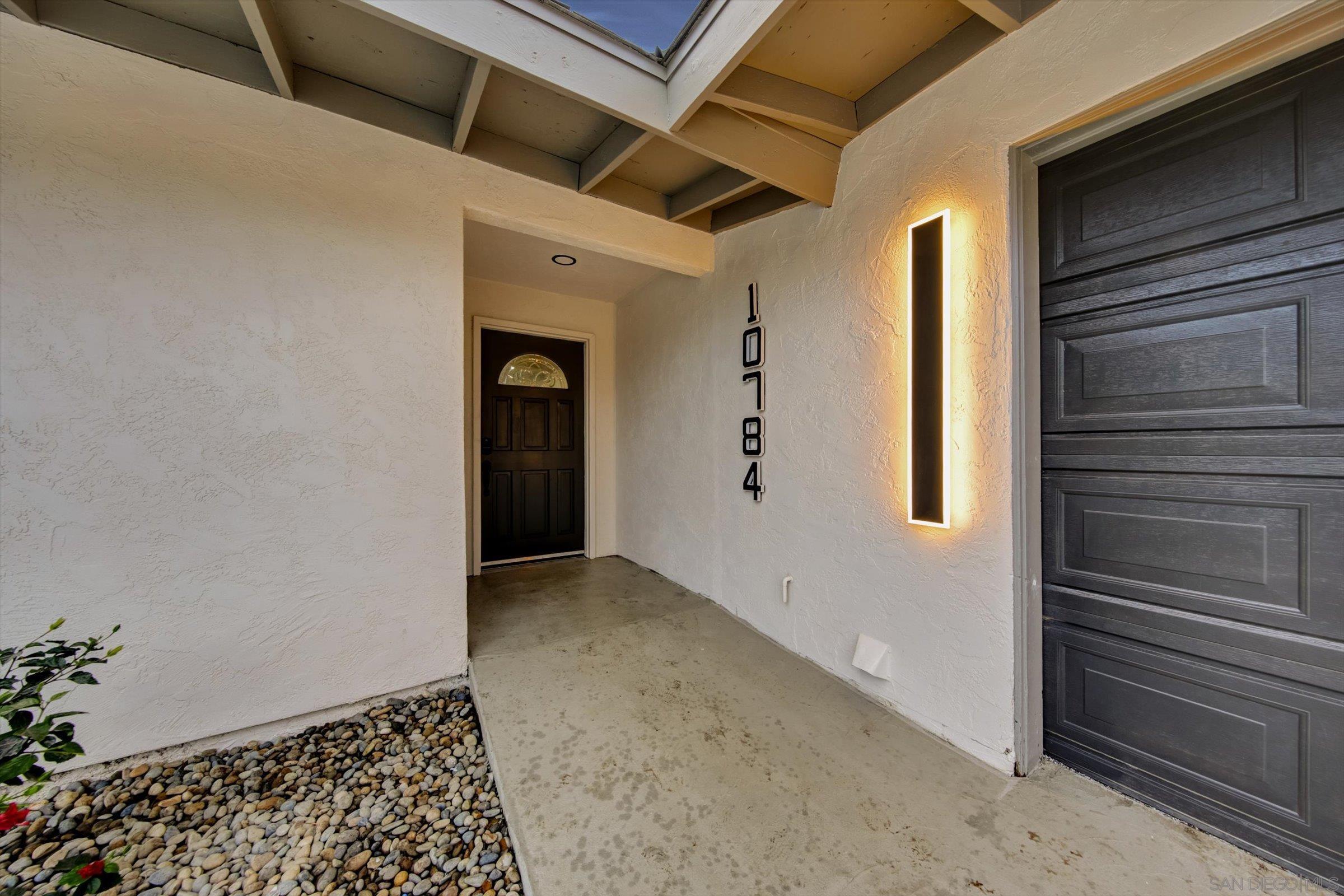 Detail Gallery Image 4 of 67 For 10784  Flambeau Pl, La Mesa,  CA 91941 - 3 Beds | 2 Baths