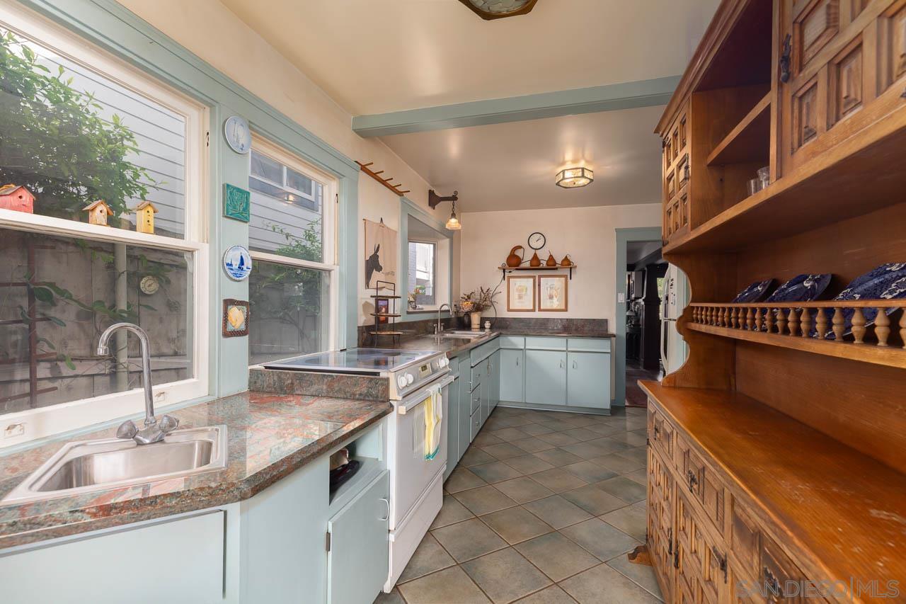 Detail Gallery Image 10 of 23 For 344  a, Coronado,  CA 92118 - 4 Beds | 2 Baths