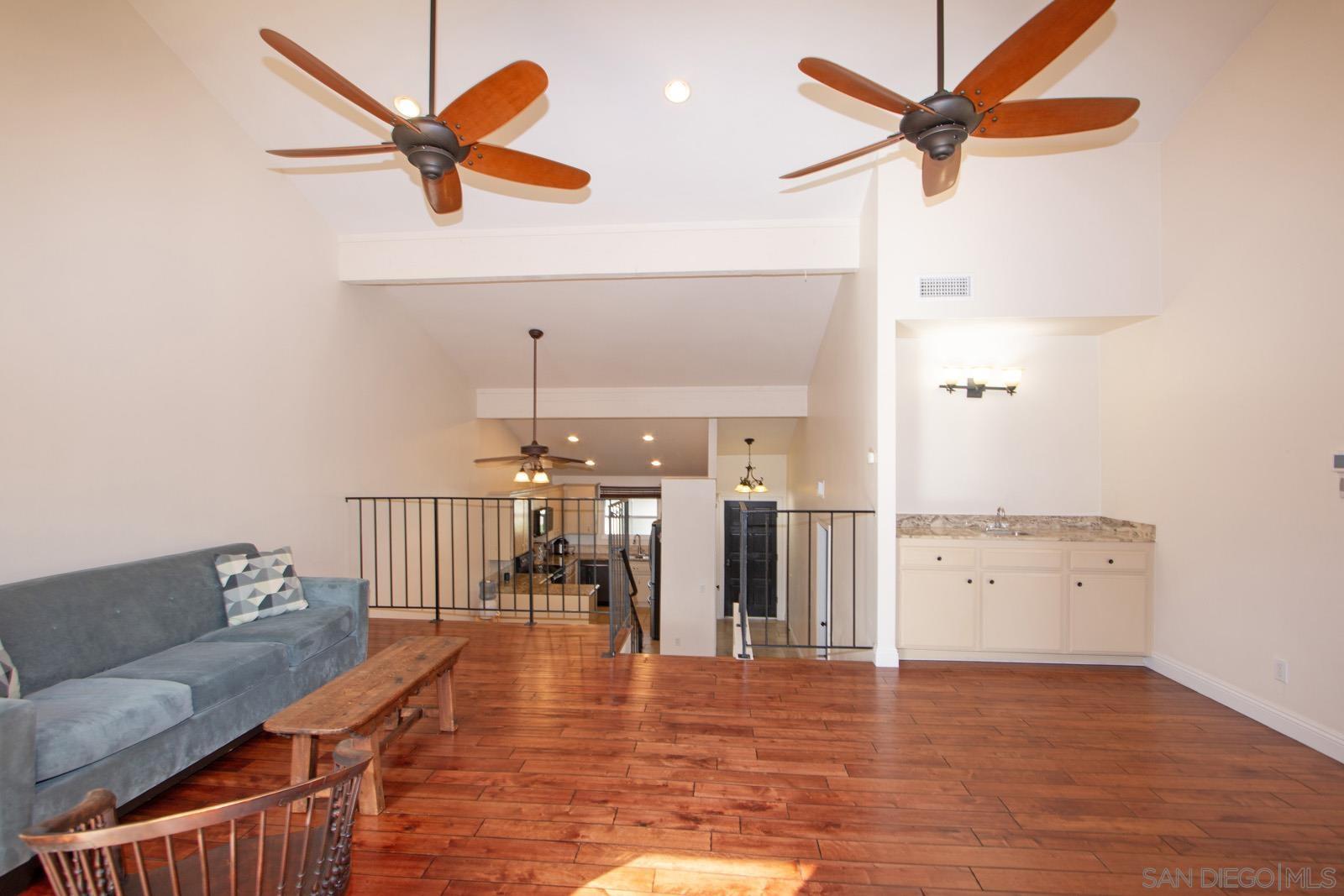 Detail Gallery Image 5 of 38 For 31948  Del Cielo Este  #7,  Bonsall,  CA 92003 - 3 Beds | 2 Baths