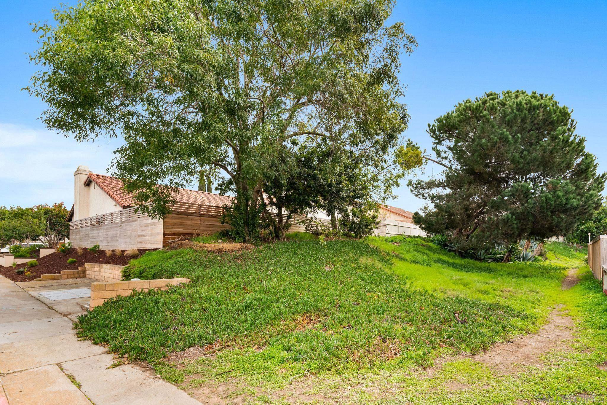 Detail Gallery Image 8 of 35 For 7726  Acama Pl, San Diego,  CA 92126 - 3 Beds | 2 Baths