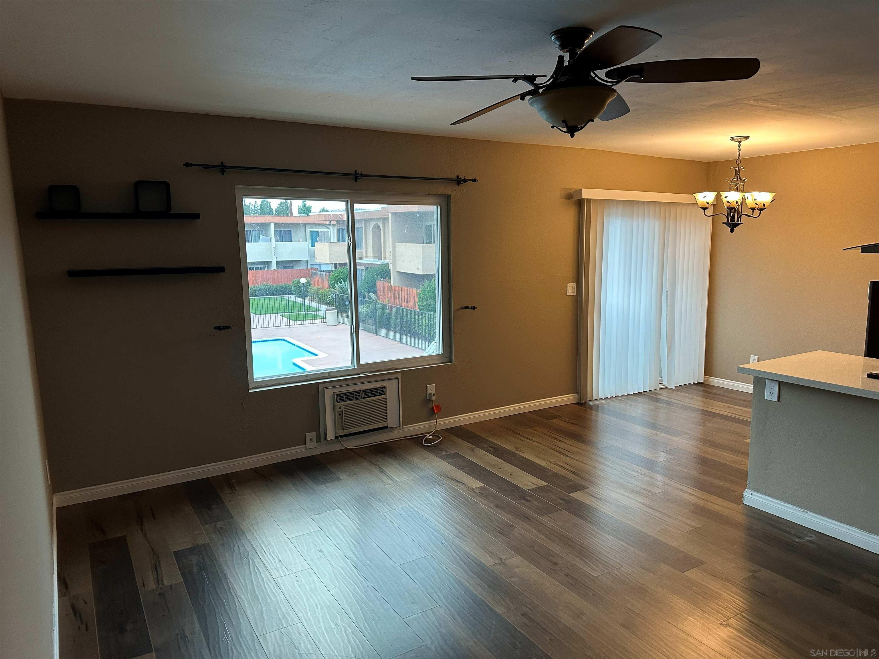 Detail Gallery Image 4 of 8 For 9504  Carroll Canyon Road  #201,  San Diego,  CA 92126 - 2 Beds | 1 Baths