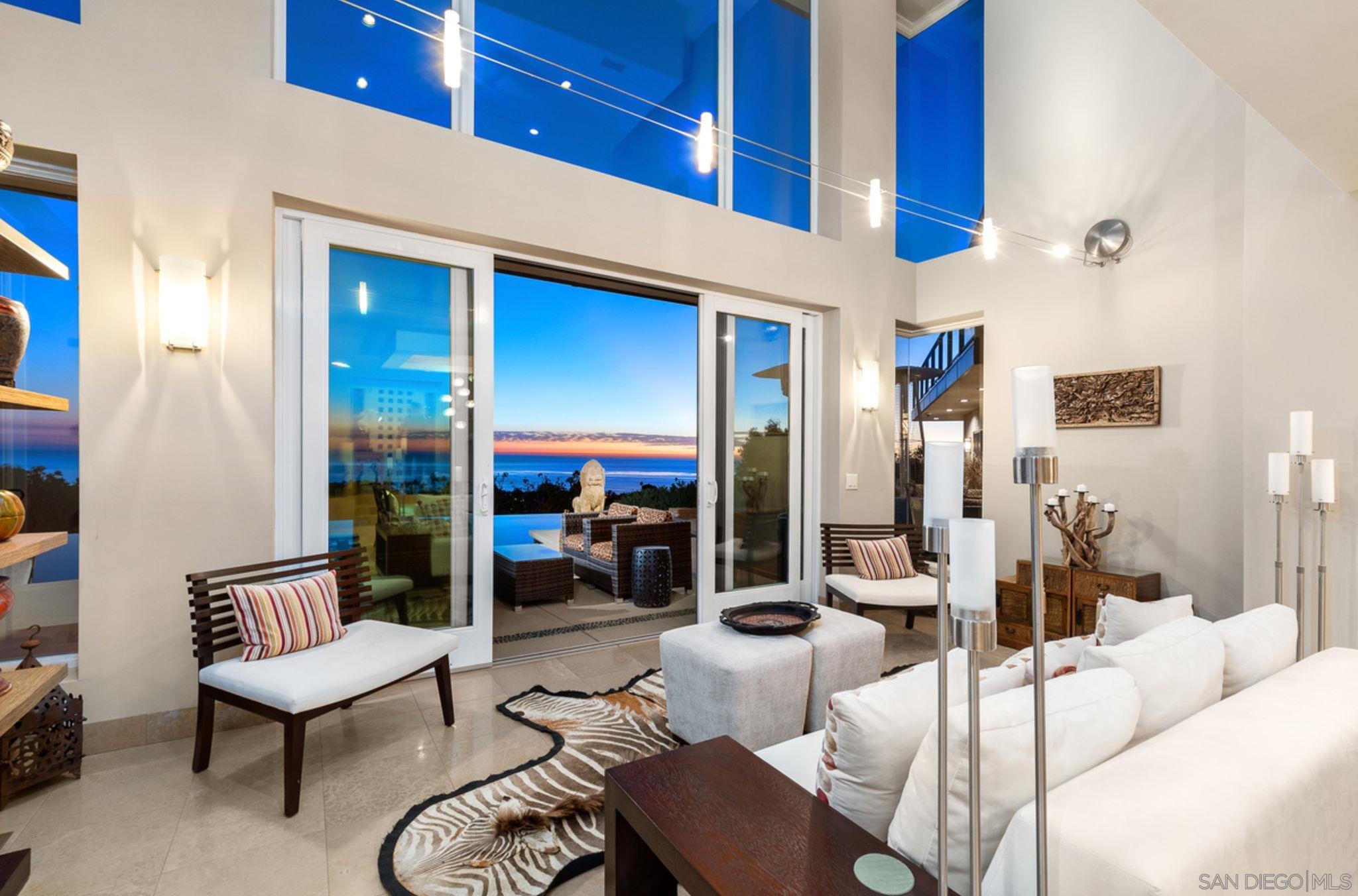 Detail Gallery Image 12 of 24 For 5680  Linda Rosa Ave, La Jolla,  CA 92037 - 4 Beds | 5 Baths