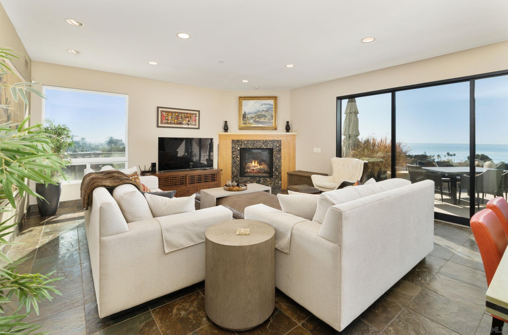 Detail Gallery Image 13 of 24 For 5680  Linda Rosa Ave, La Jolla,  CA 92037 - 4 Beds | 5 Baths